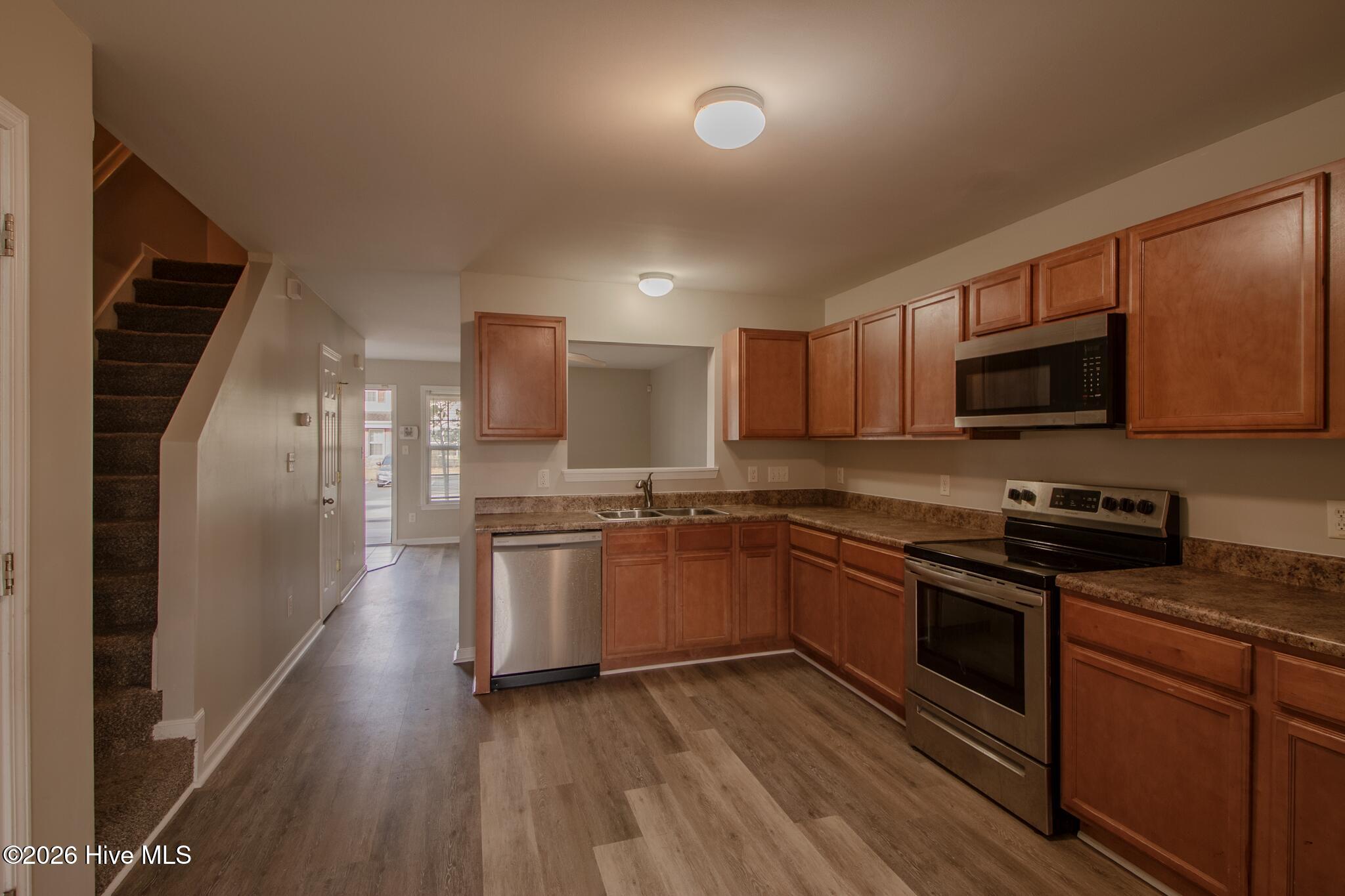 100522073 | Photo 12