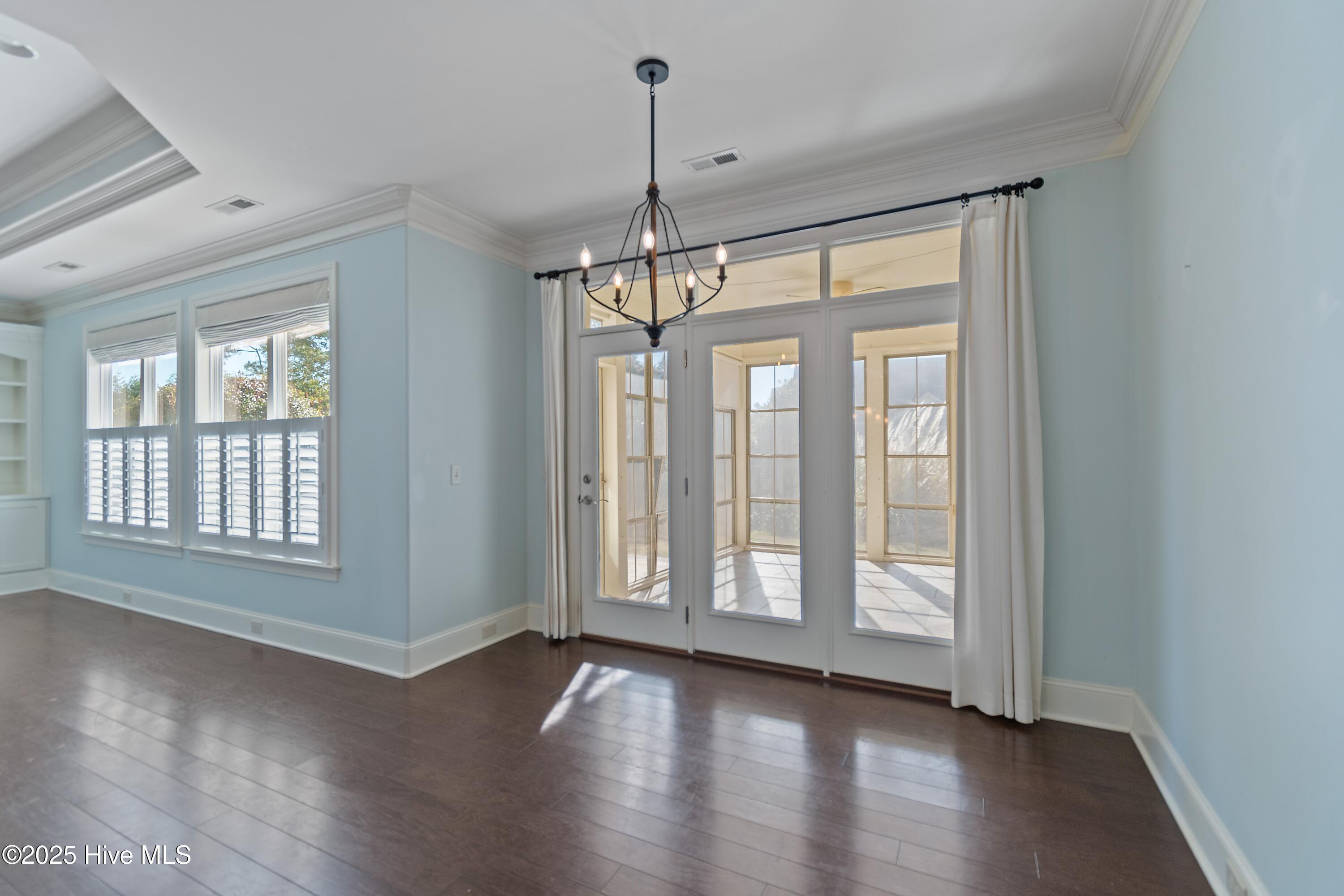 100540174 | Photo 12