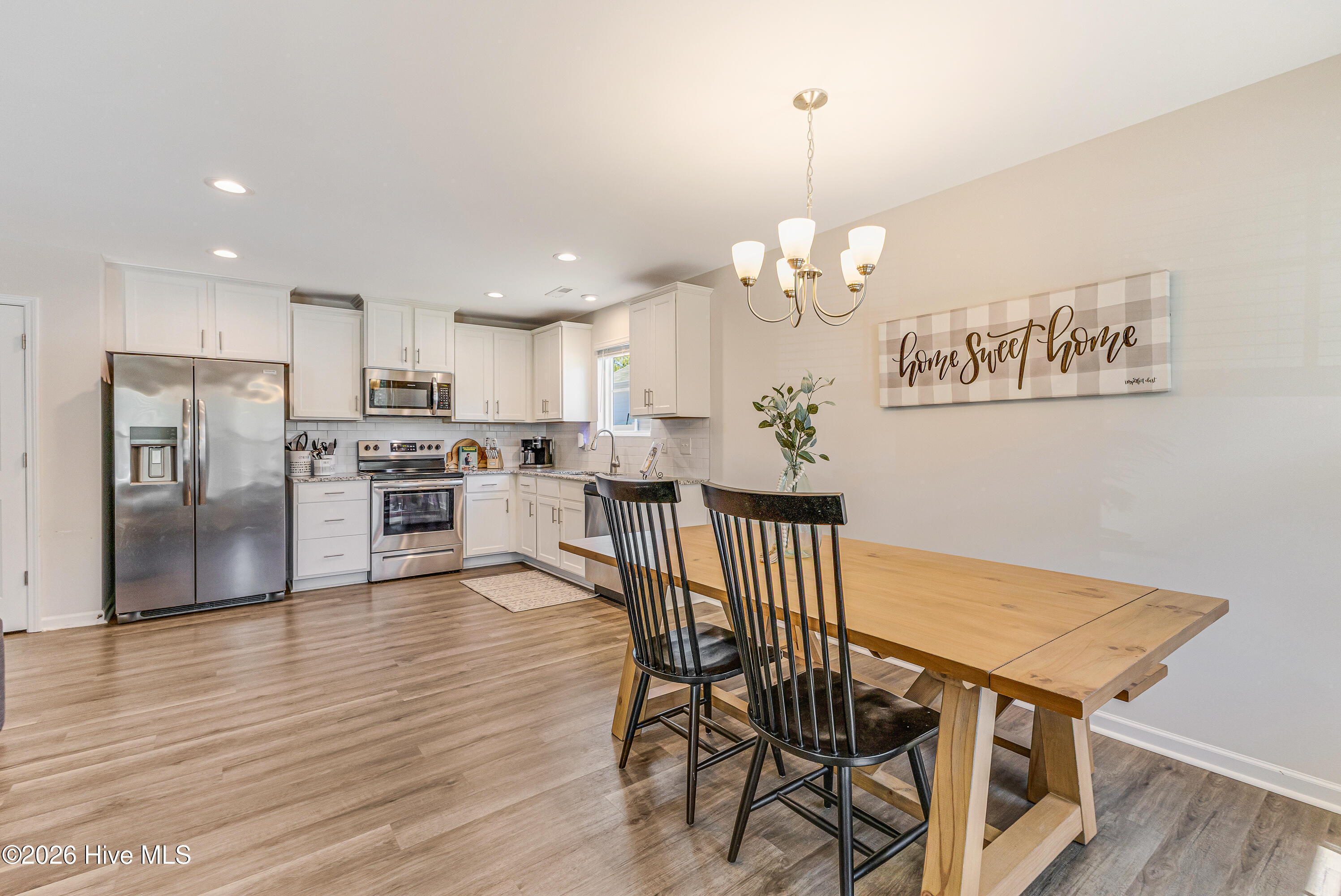 100553713 | Photo 16