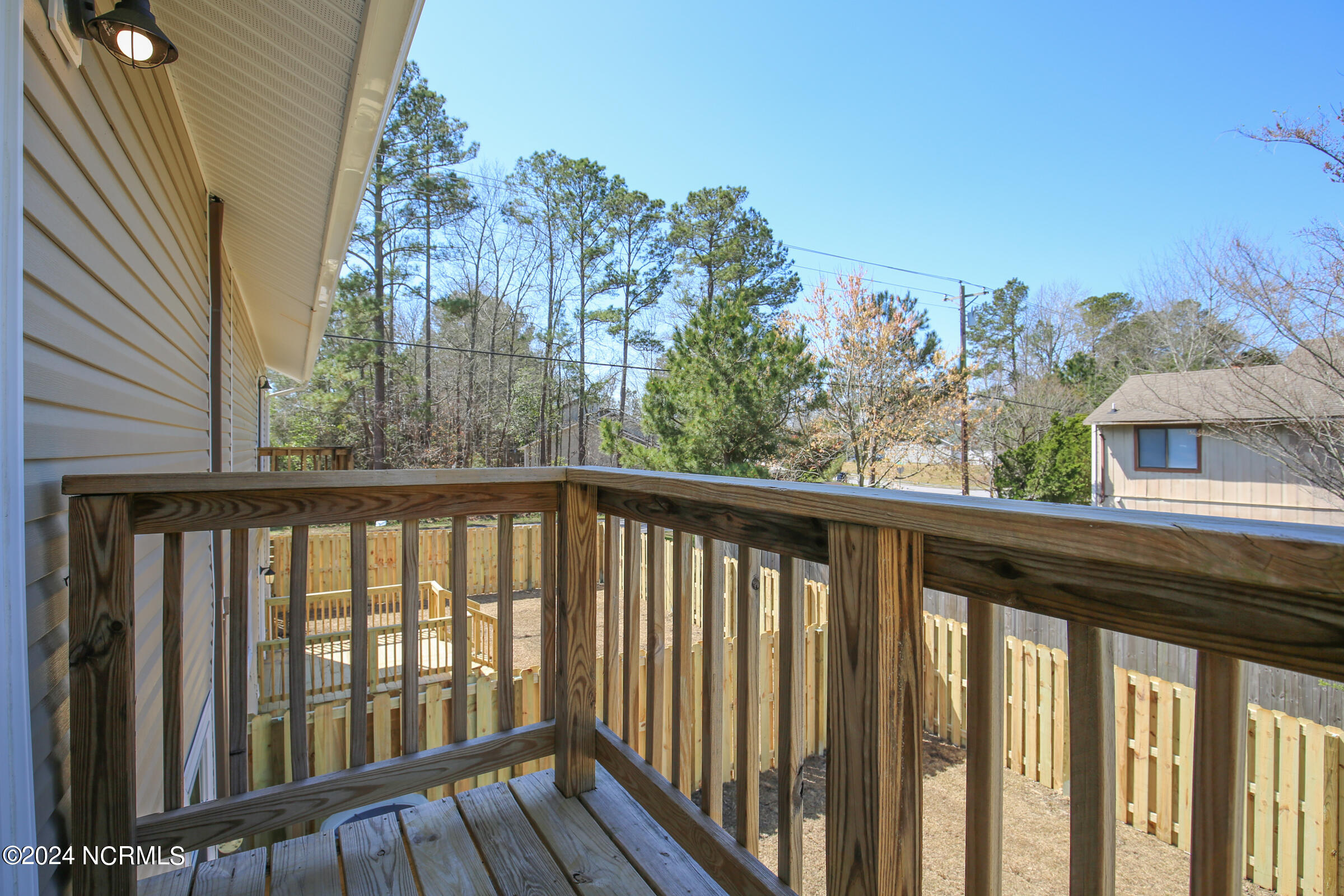 100557159 | Photo 24