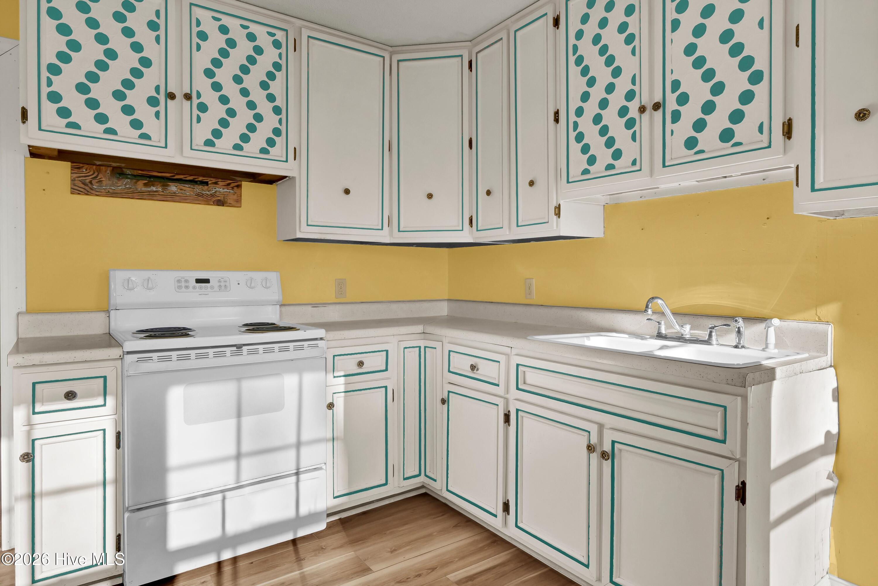 100552717 | Photo 16