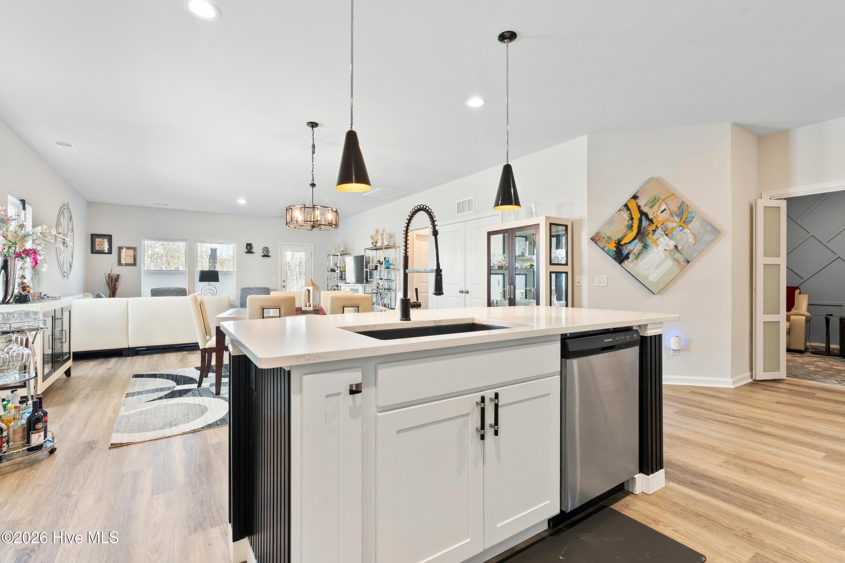 100550634 | Photo 26