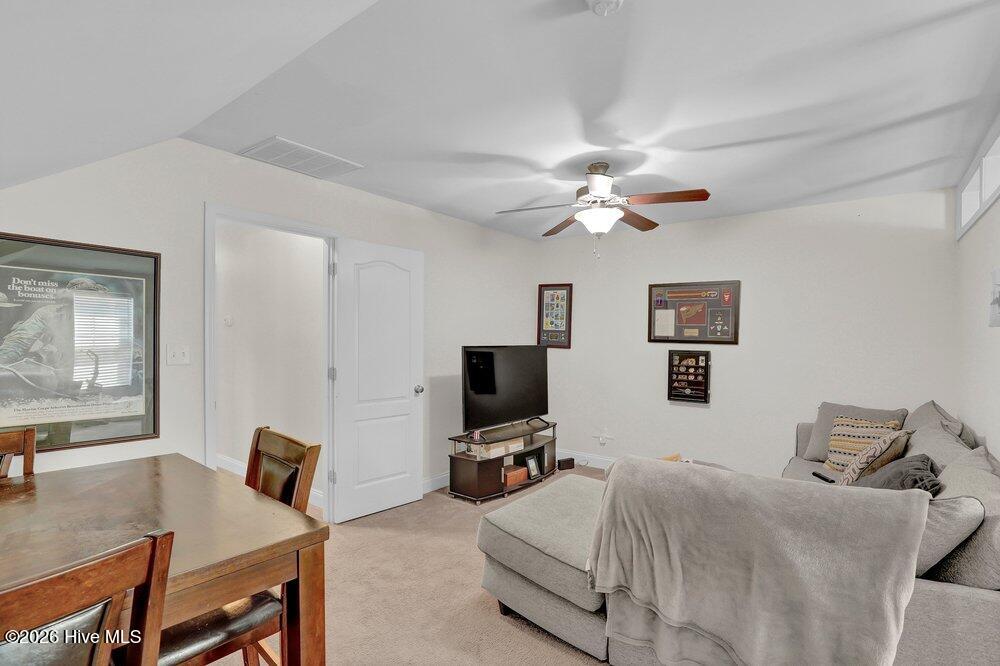 100566646 | Photo 18