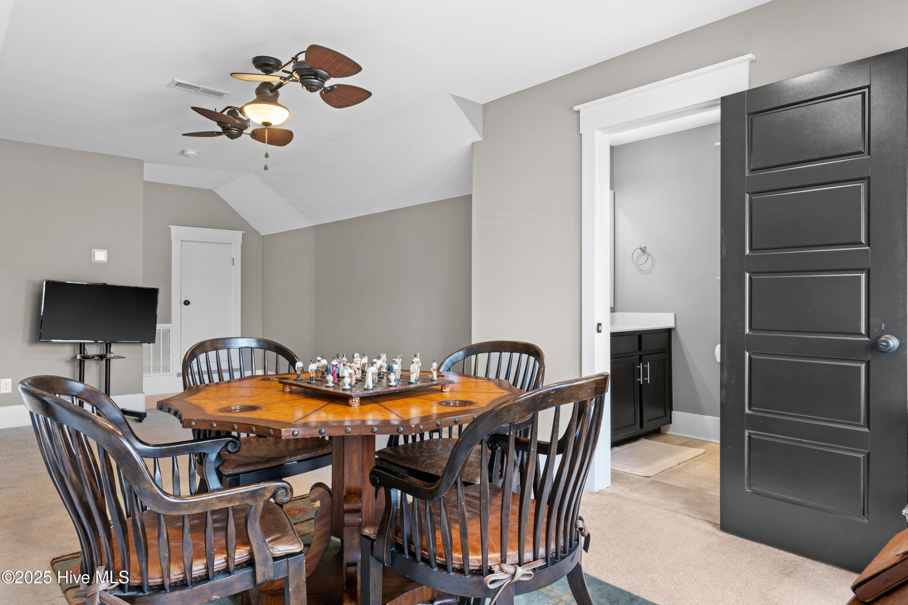 100543866 | Photo 66