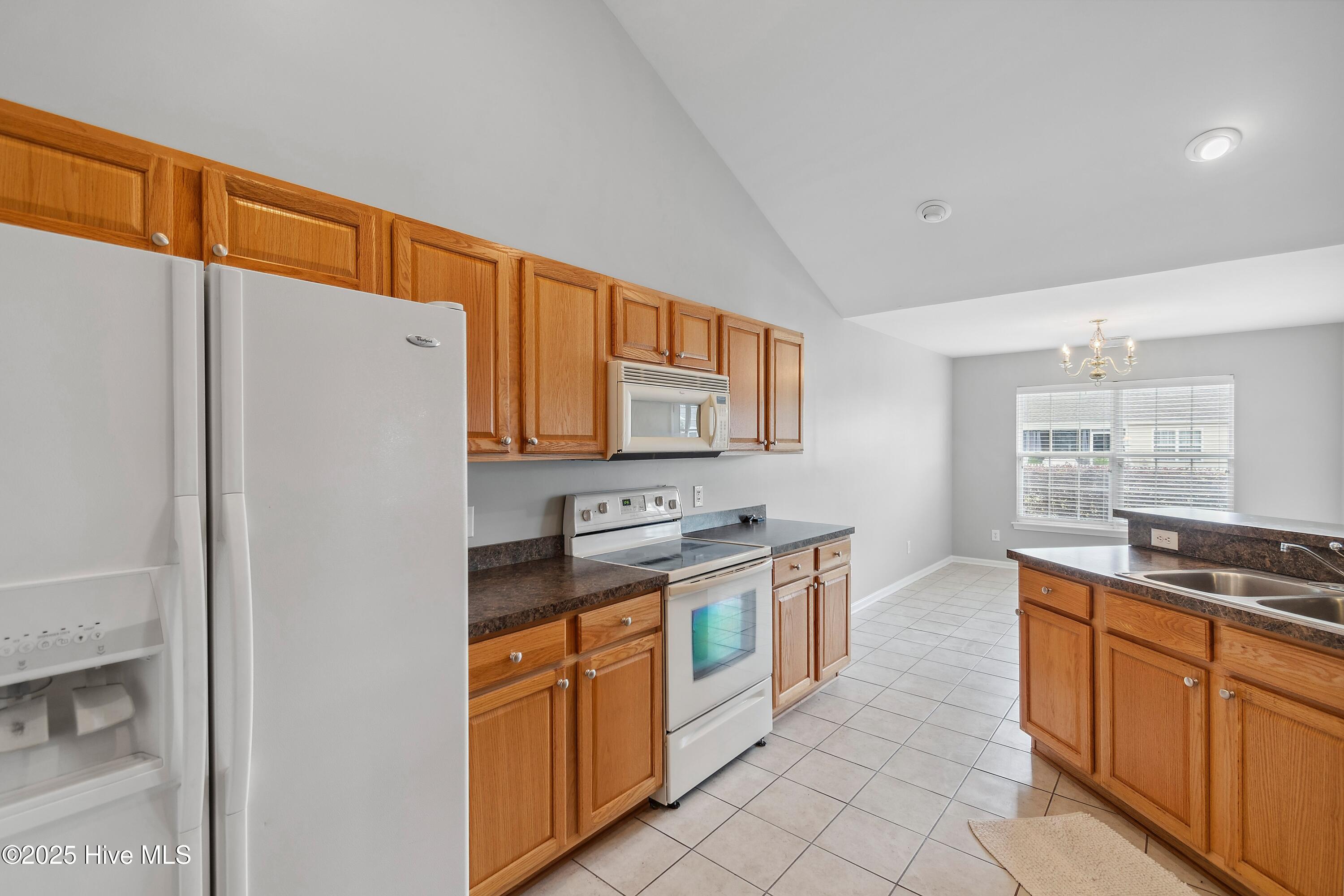 100547243 | Photo 16