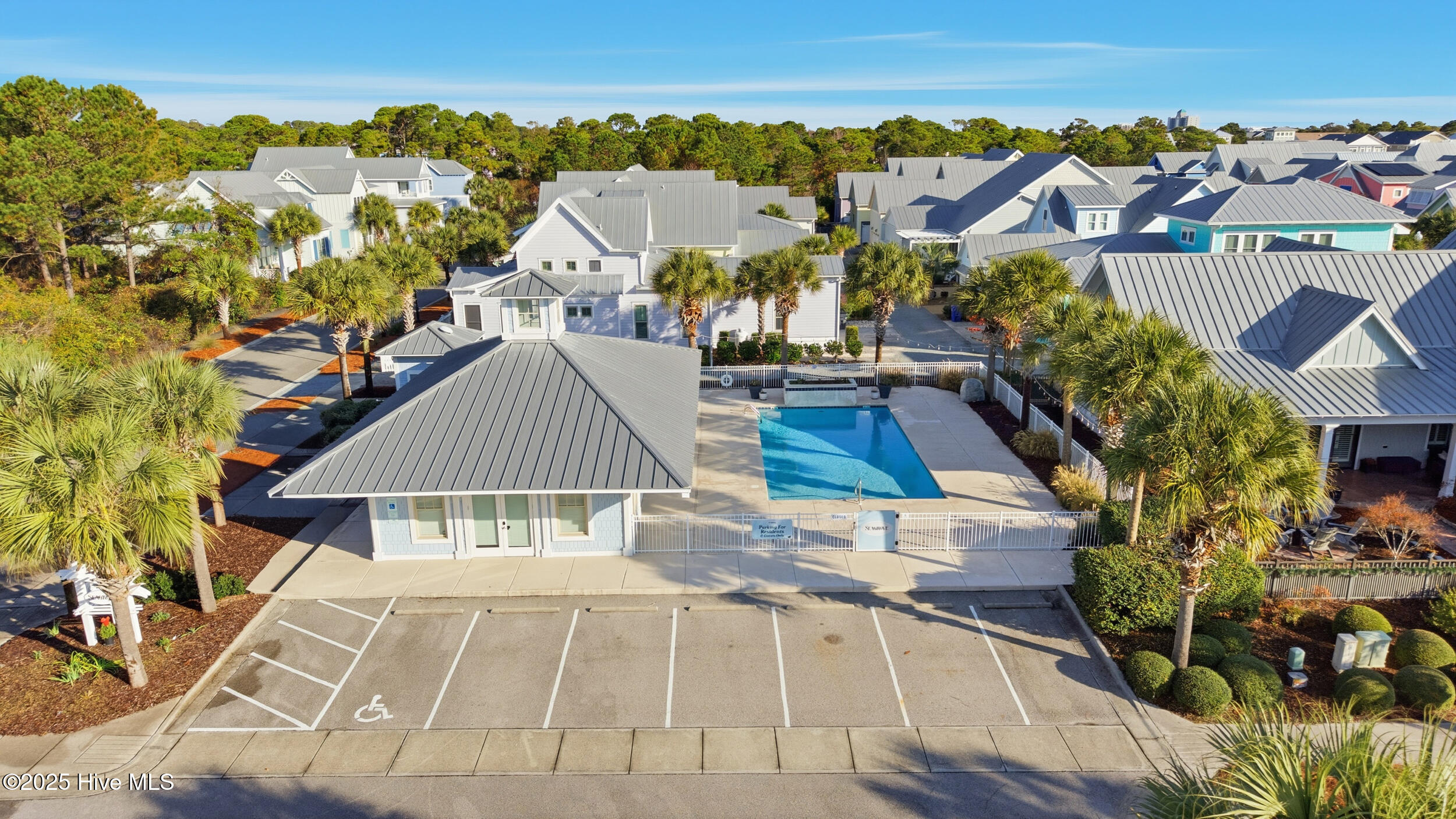 100543179 | Photo 84