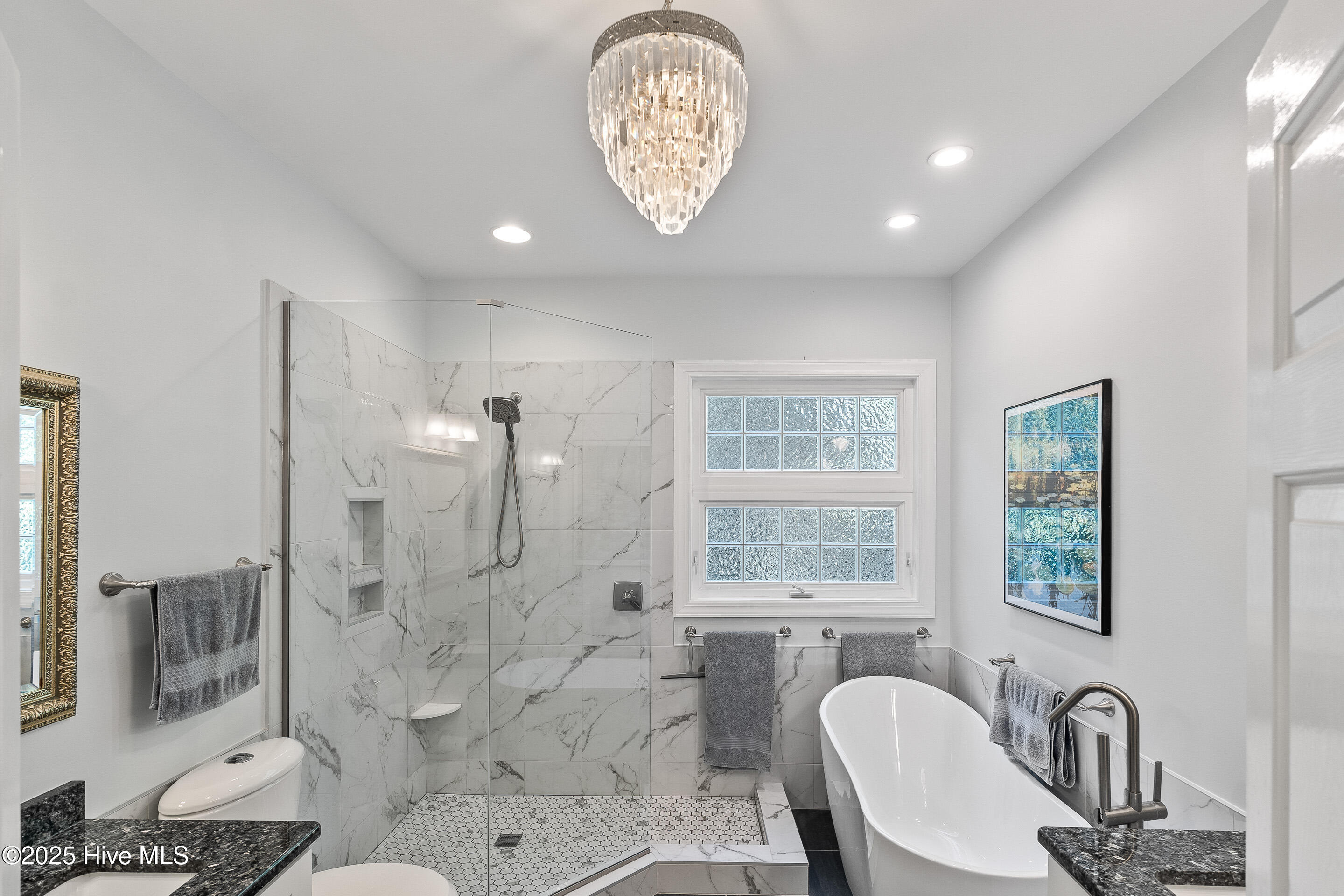 100549732 | Photo 12