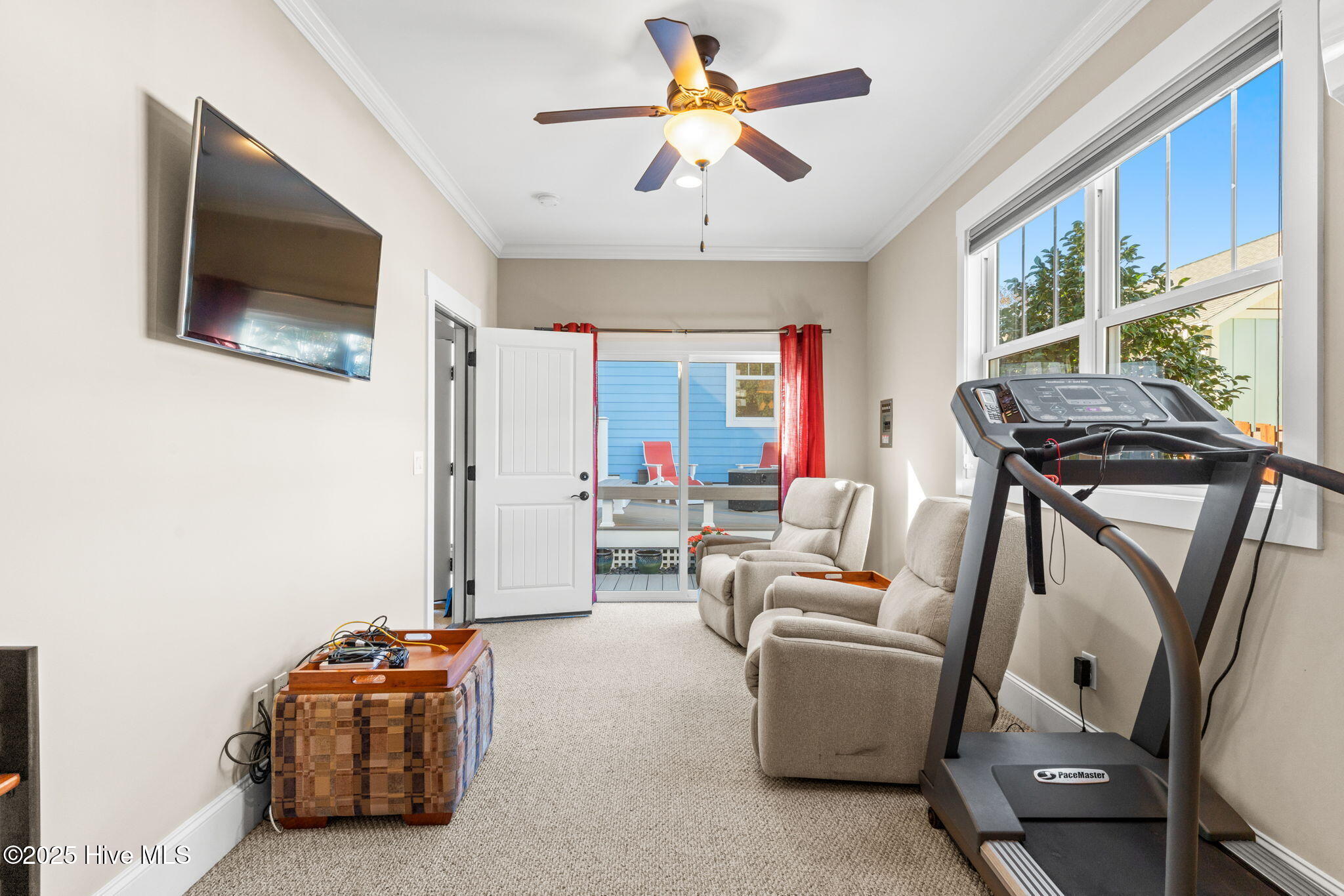 100541992 | Photo 56