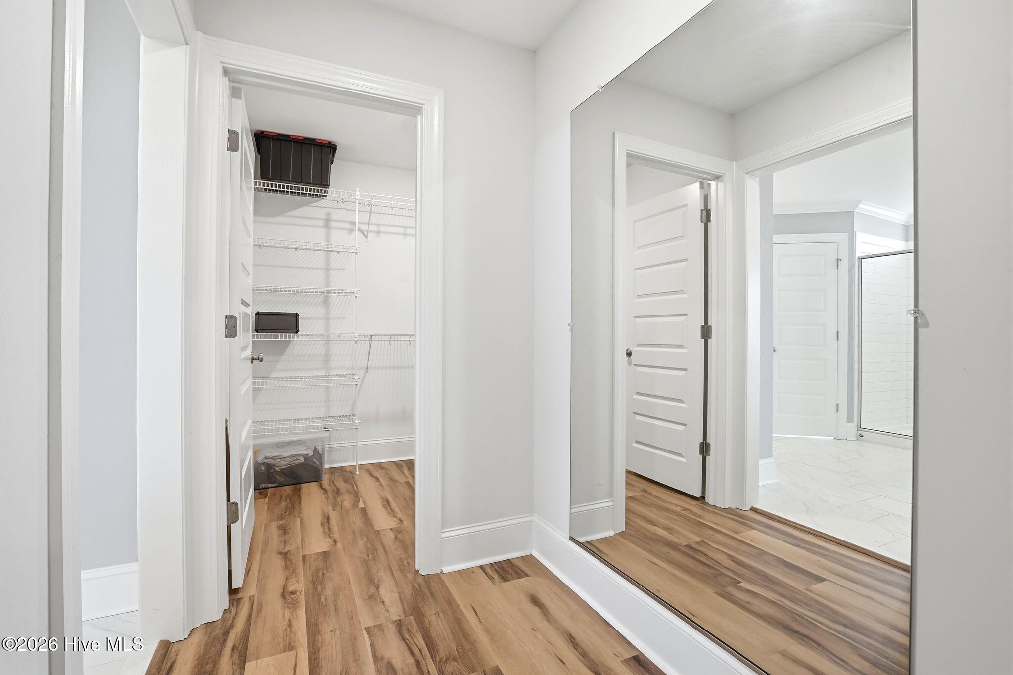 100563287 | Photo 53