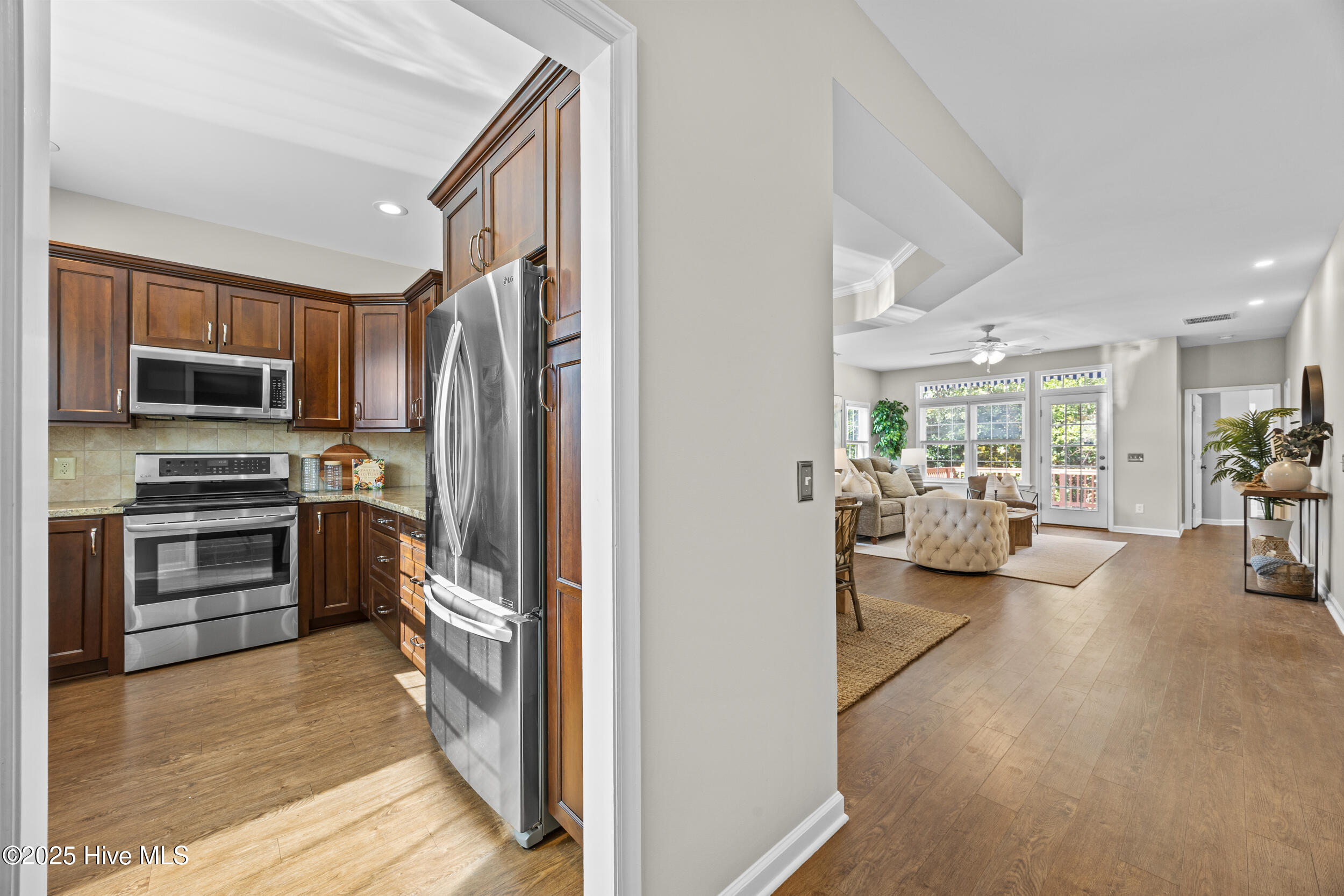 100536909 | Photo 10