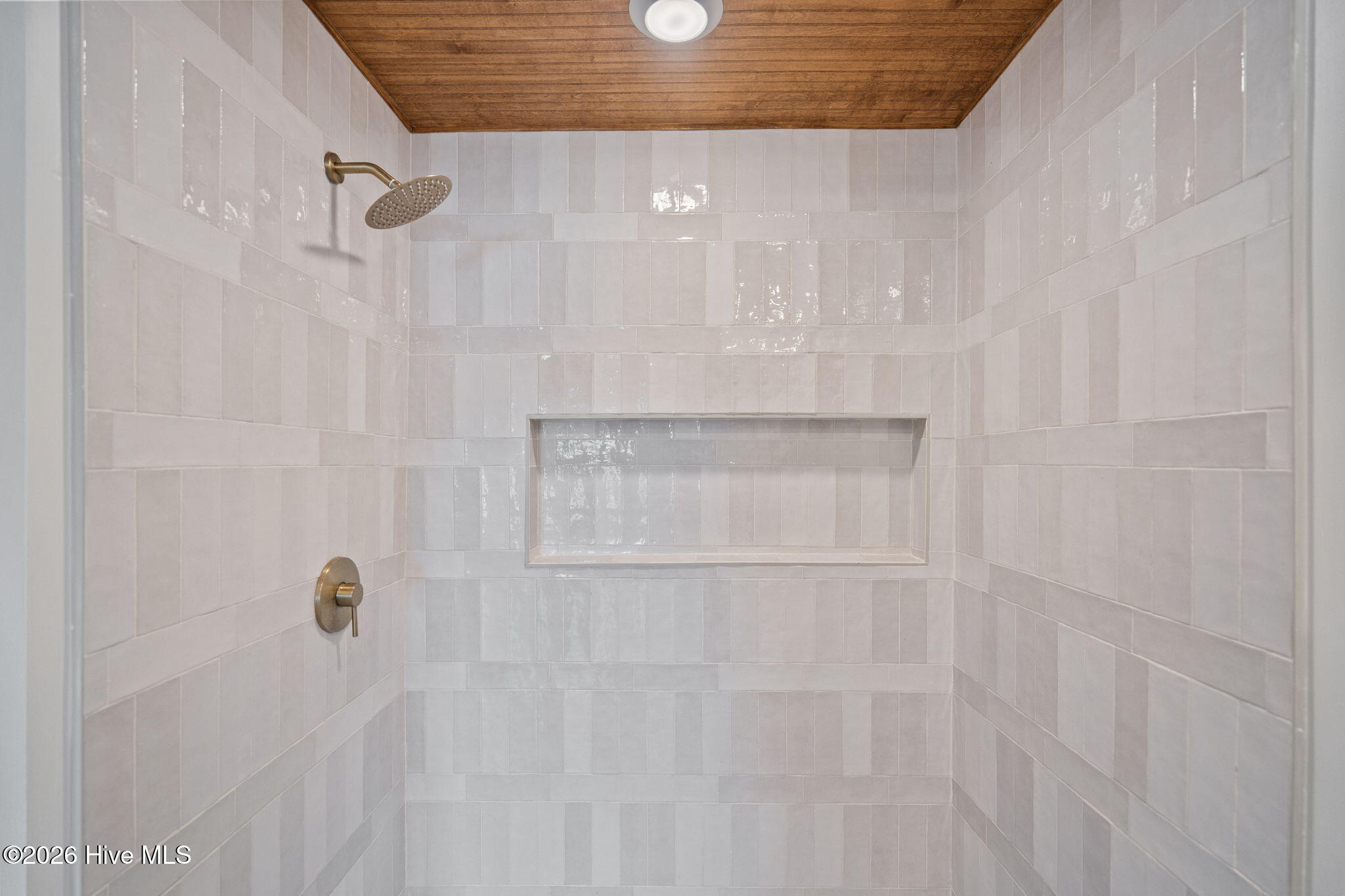 100555657 | Photo 34