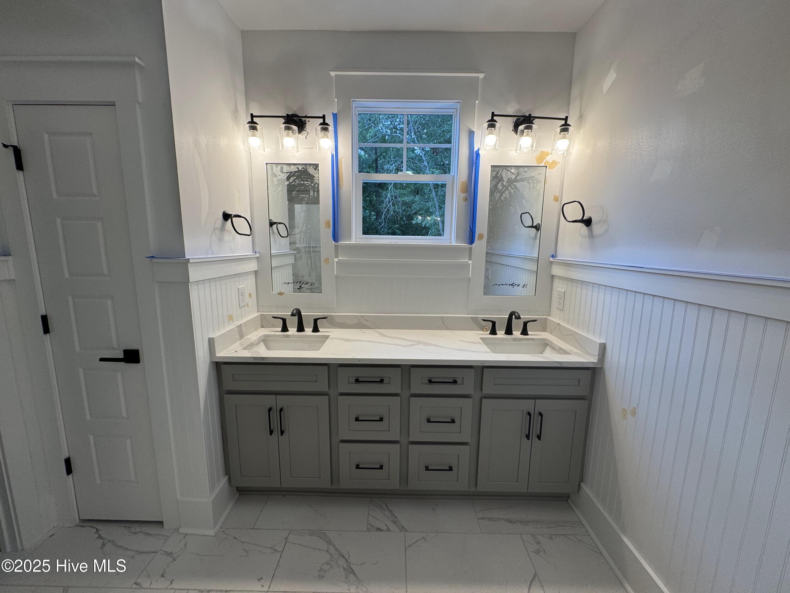 8136 Saltcedar Drive, Wilmington, NC 28411 – photo 14: Owners Bath