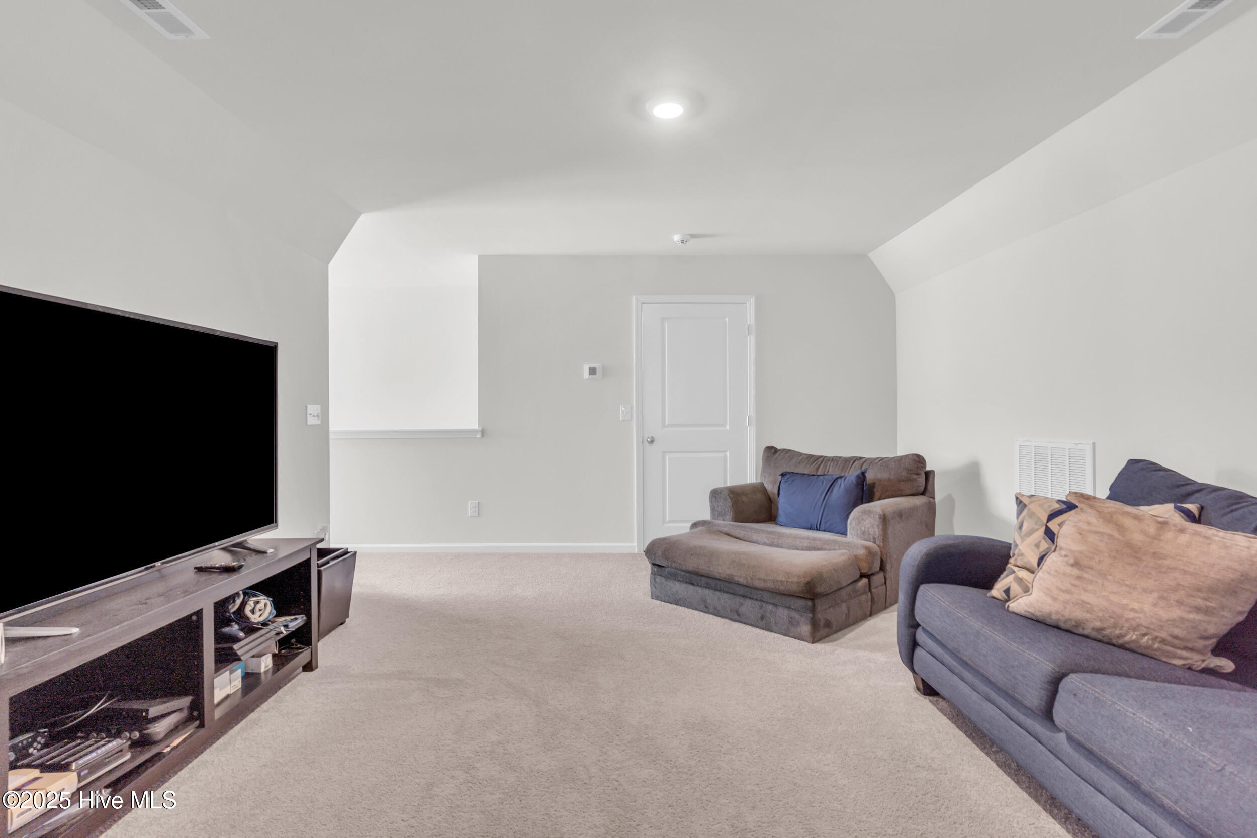 100518260 | Photo 28