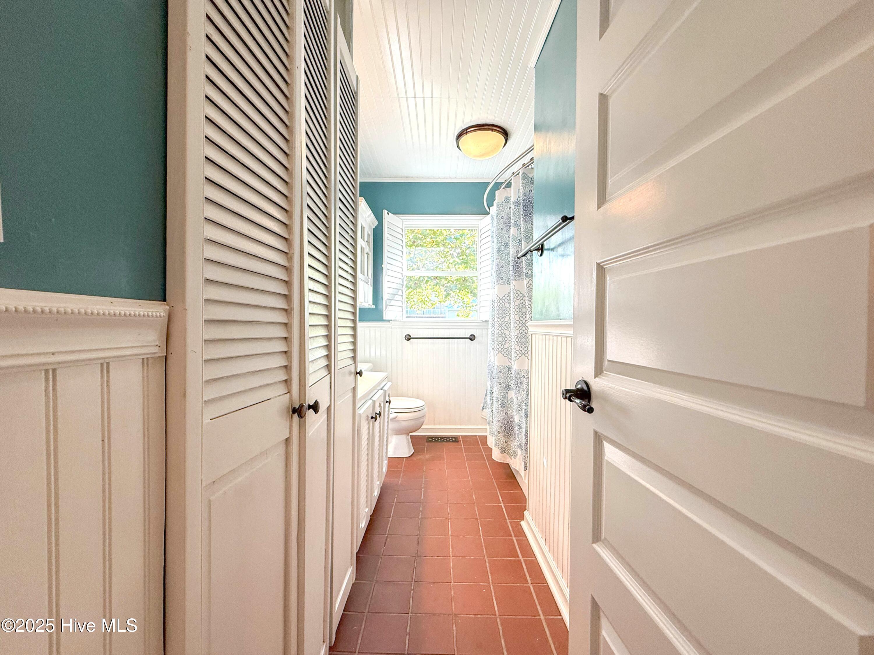 100537869 | Photo 33