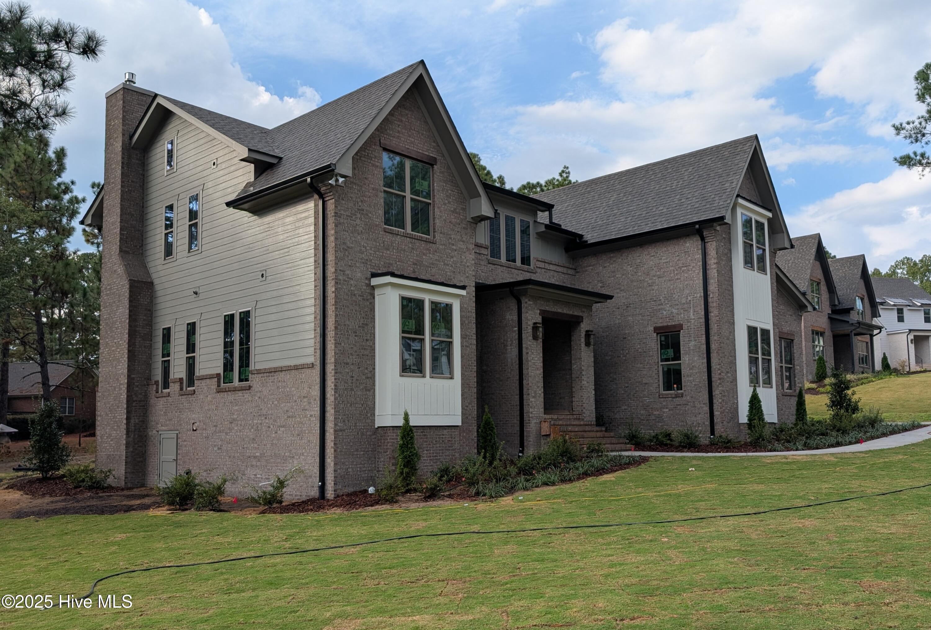 Homes for sale in Pinehurst, NC | 305 Sloan Ln, Pinehurst, NC 28374 | MLS# 100533143