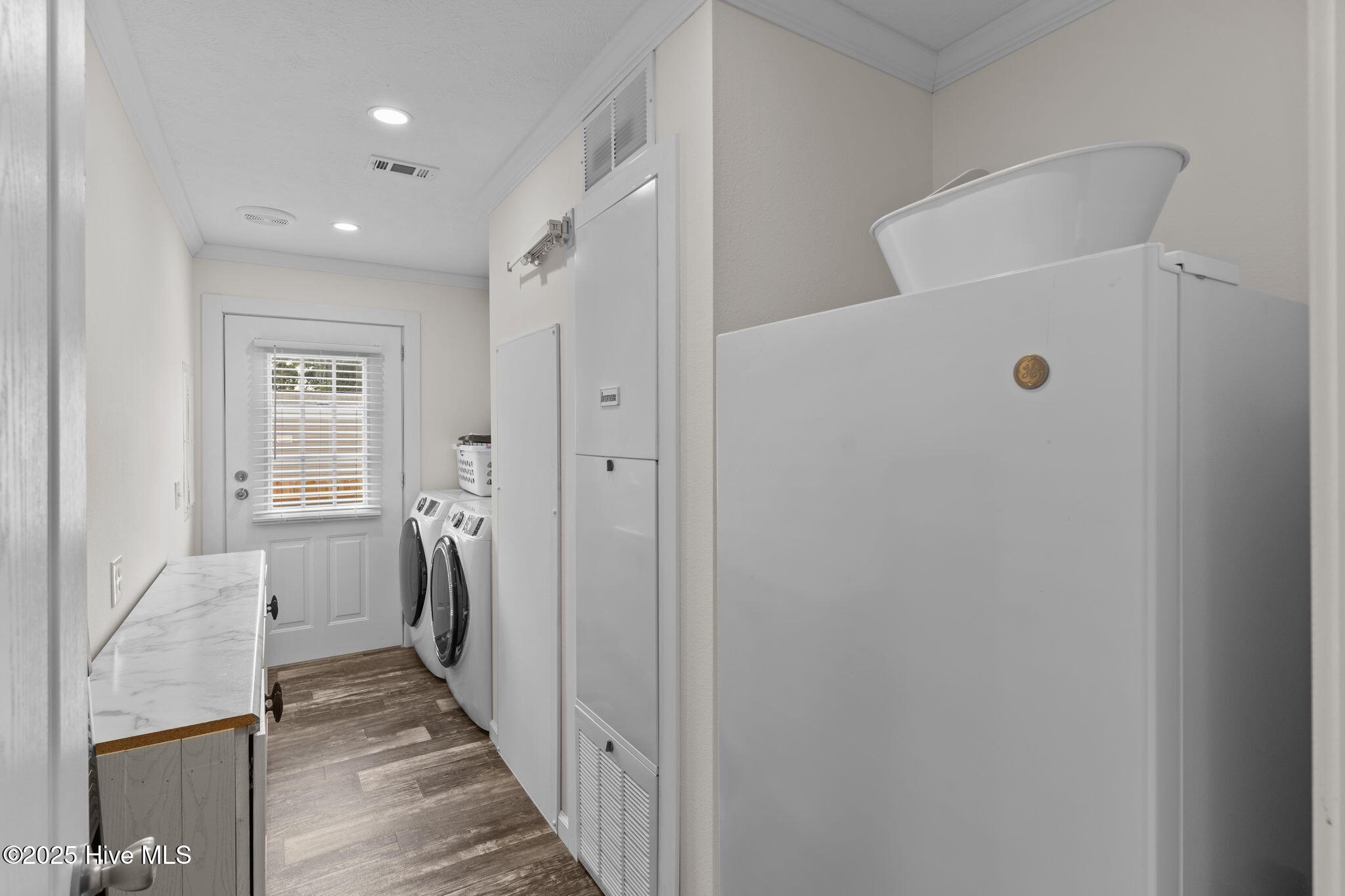 100530001 | Photo 20