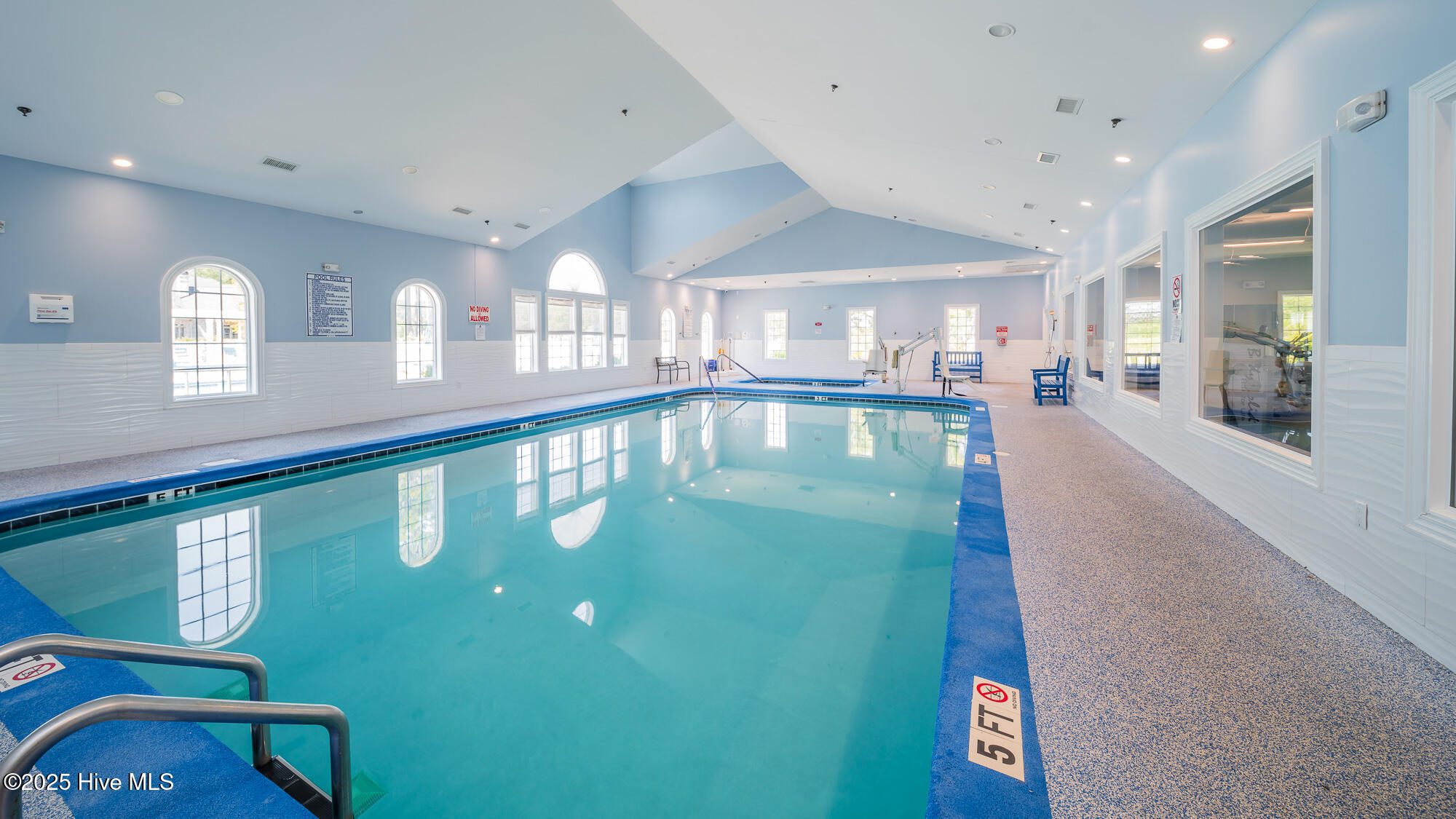 100539761 | Photo 23