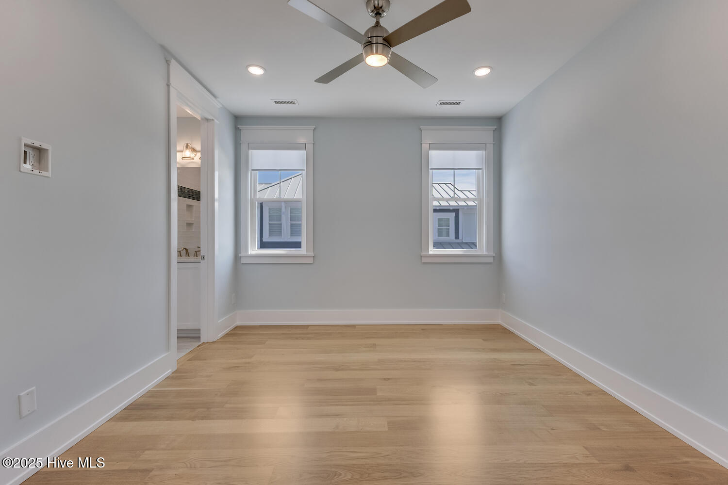 100537523 | Photo 22