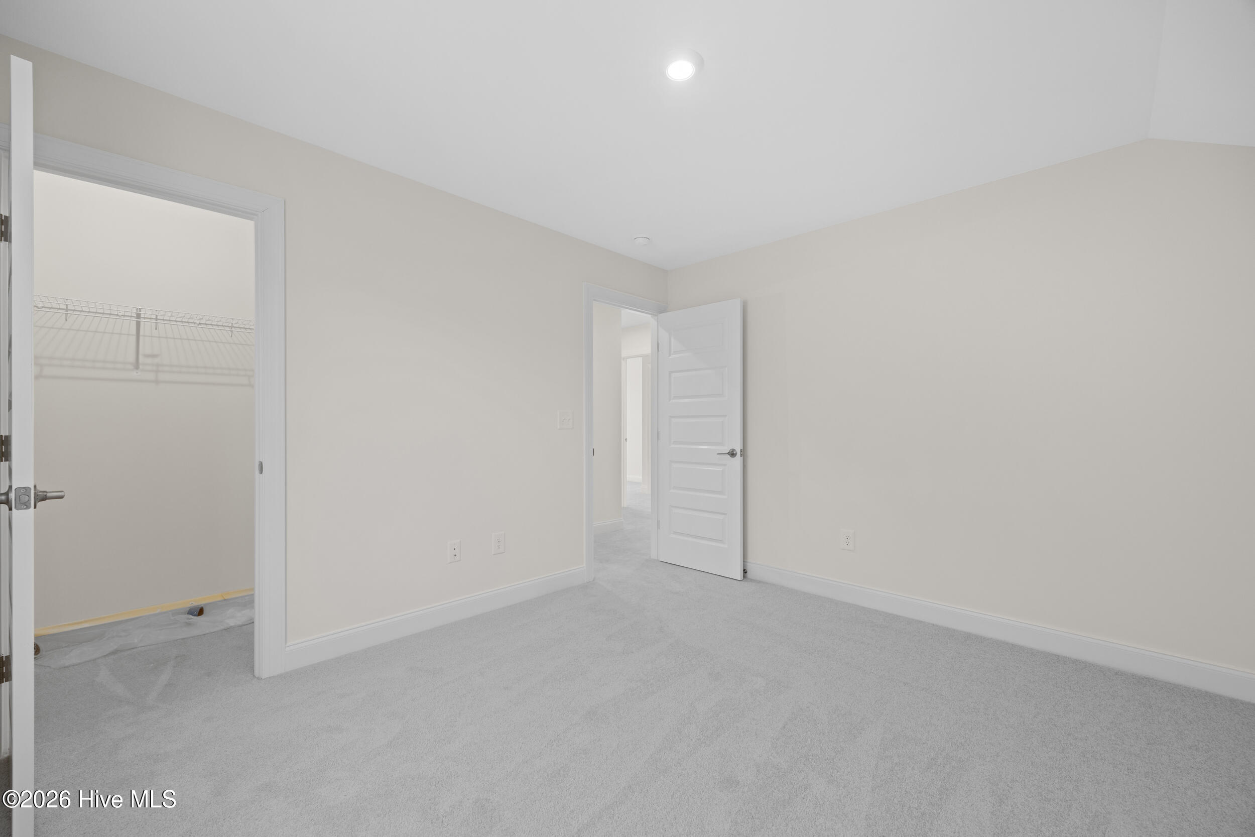 100539841 | Photo 32