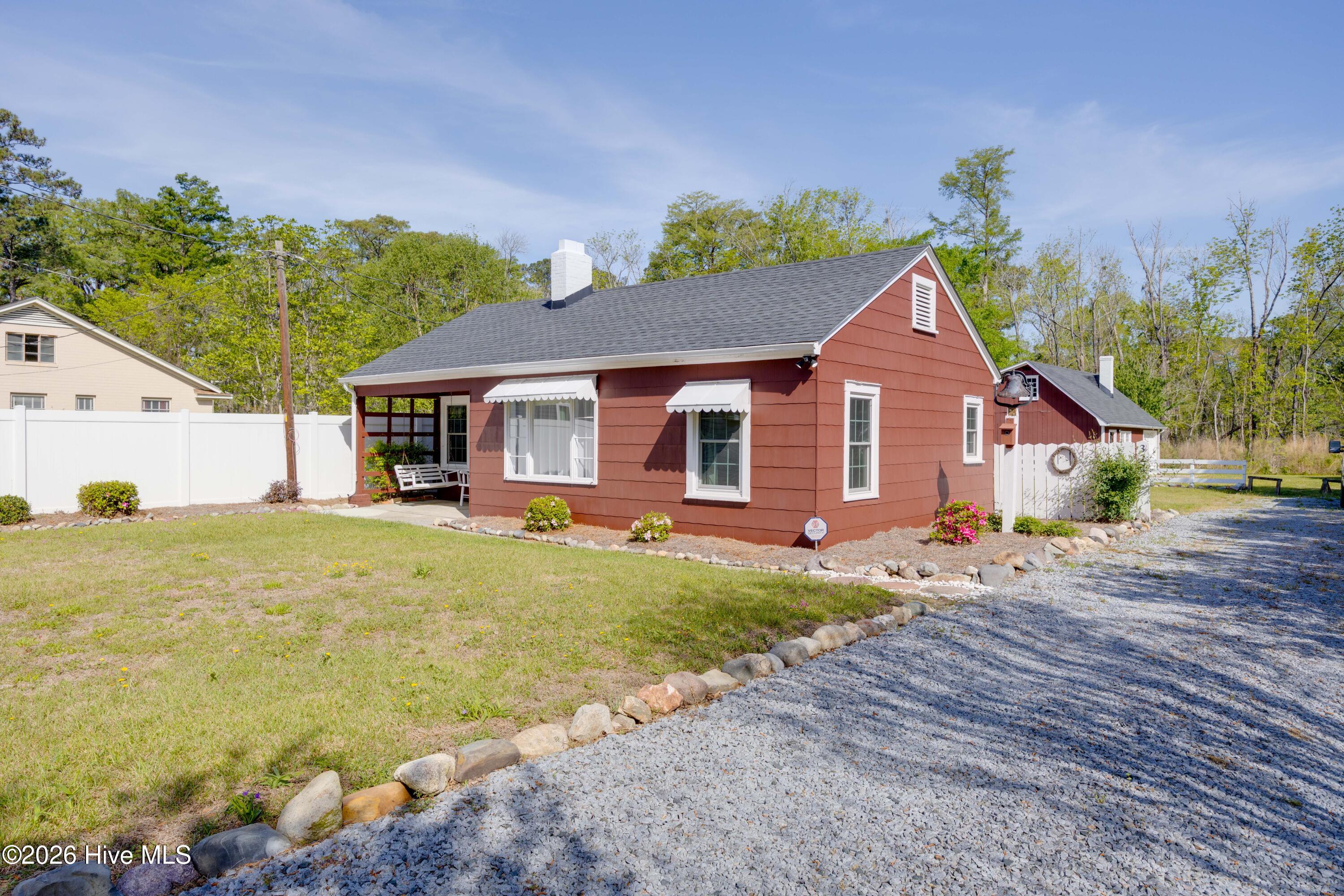 2nd image of 322 River Rd, Washington, NC 27889 | MLS# 100589994