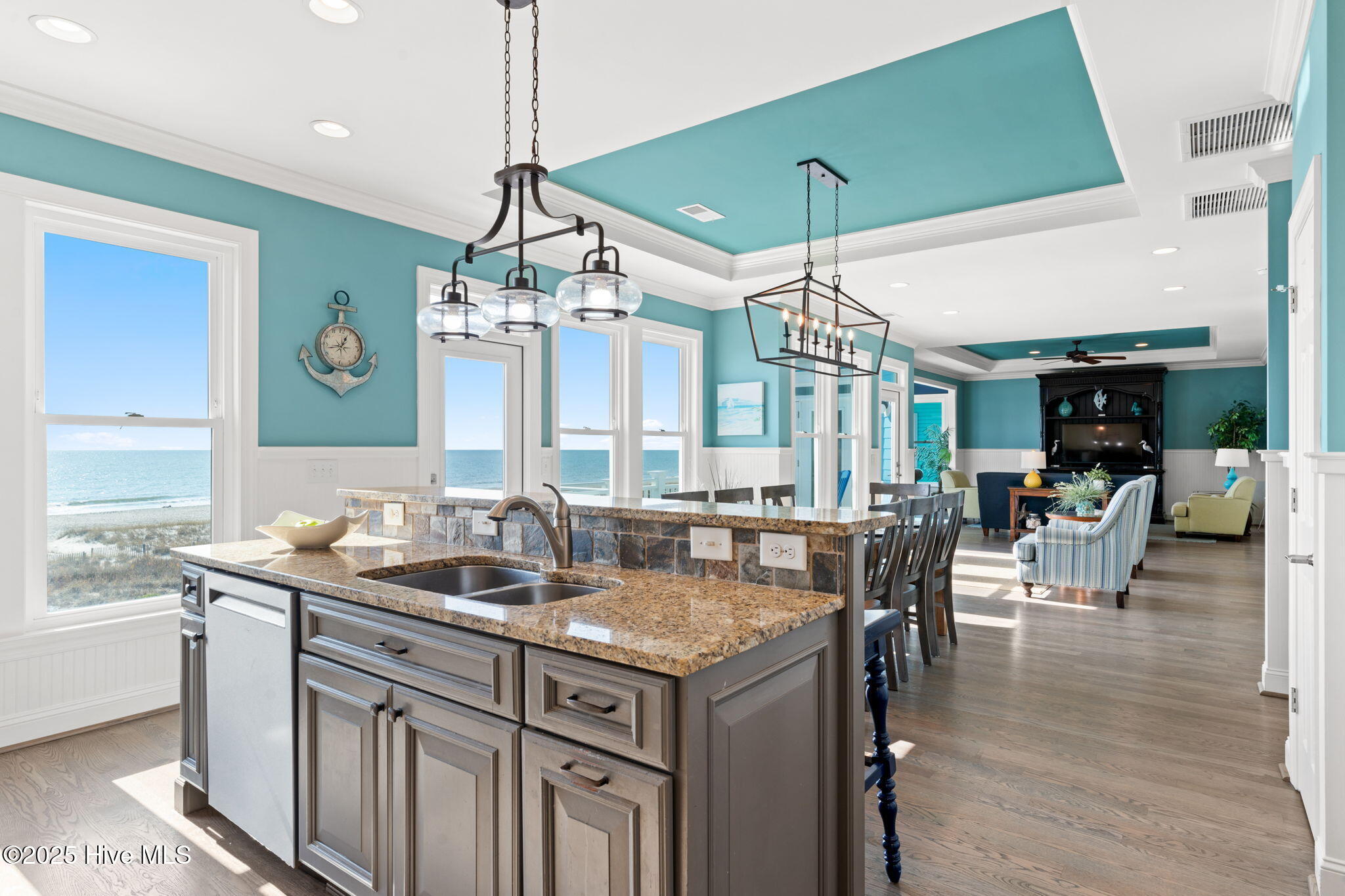 100542576 | Photo 20