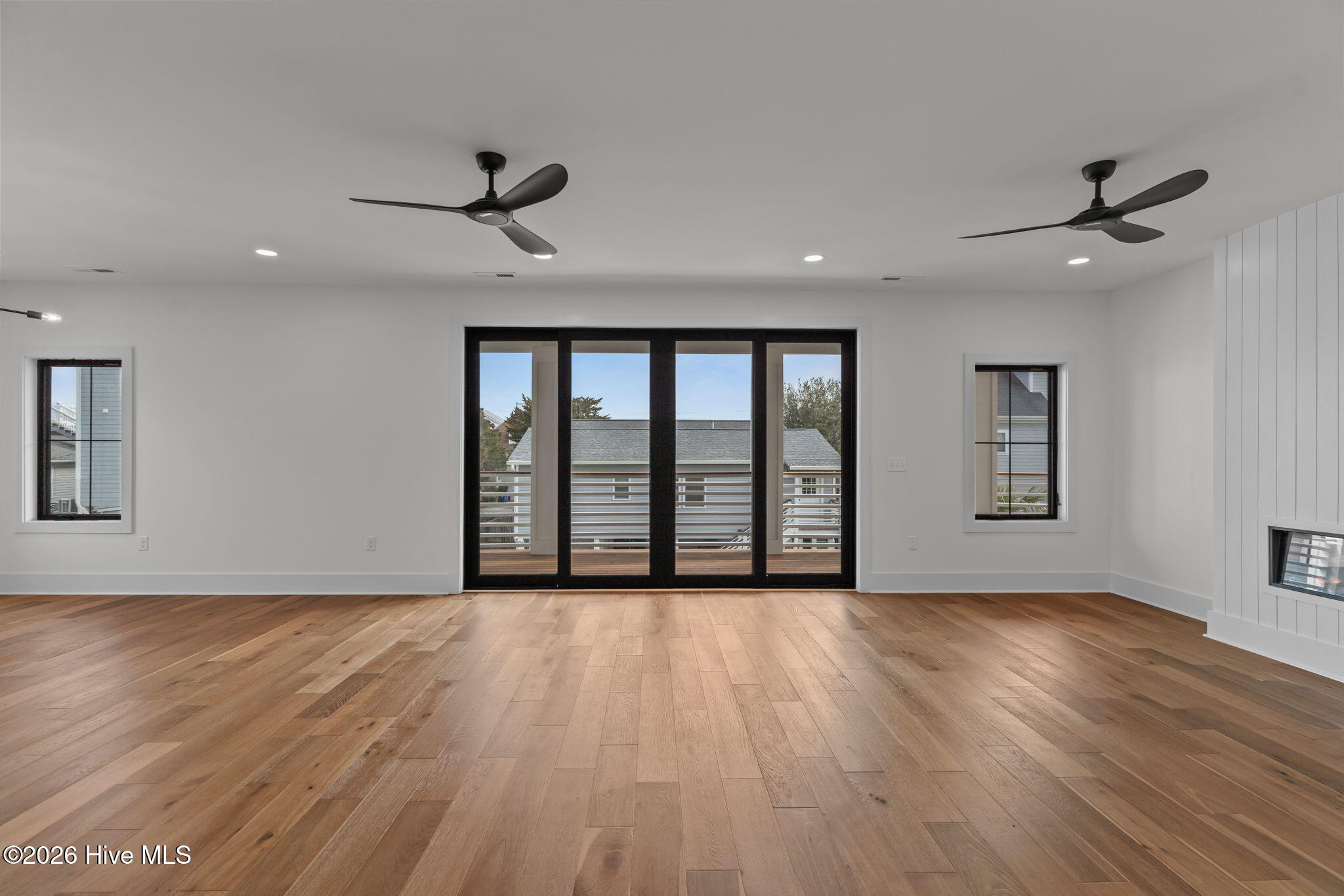 100553287 | Photo 40