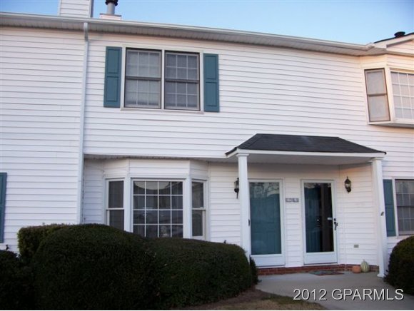 1113 Grovemont, Greenville, North Carolina, 2 Bedrooms Bedrooms, 5 Rooms Rooms,2 BathroomsBathrooms,Townhouse,For sale,Grovemont,100575400 1113 Grovemont, Greenville, North Carolina, 2 Bedrooms Bedrooms, 5 Rooms Rooms,2 BathroomsBathrooms,Townhouse,For sale,Grovemont,100575400