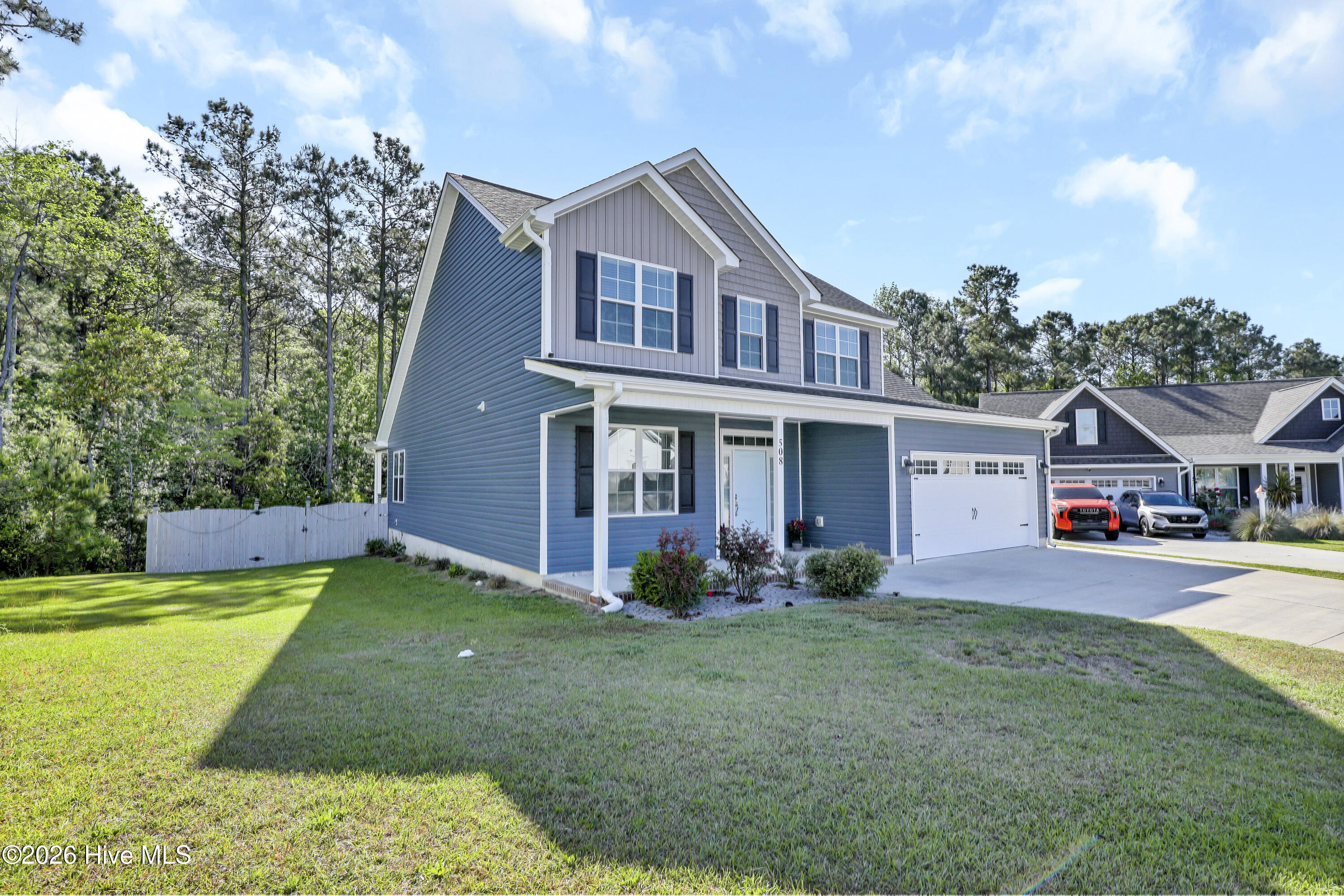 100569069 | Photo 35