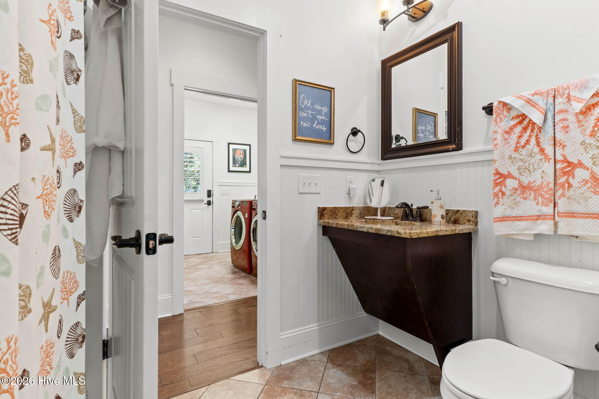 100566680 | Photo 27