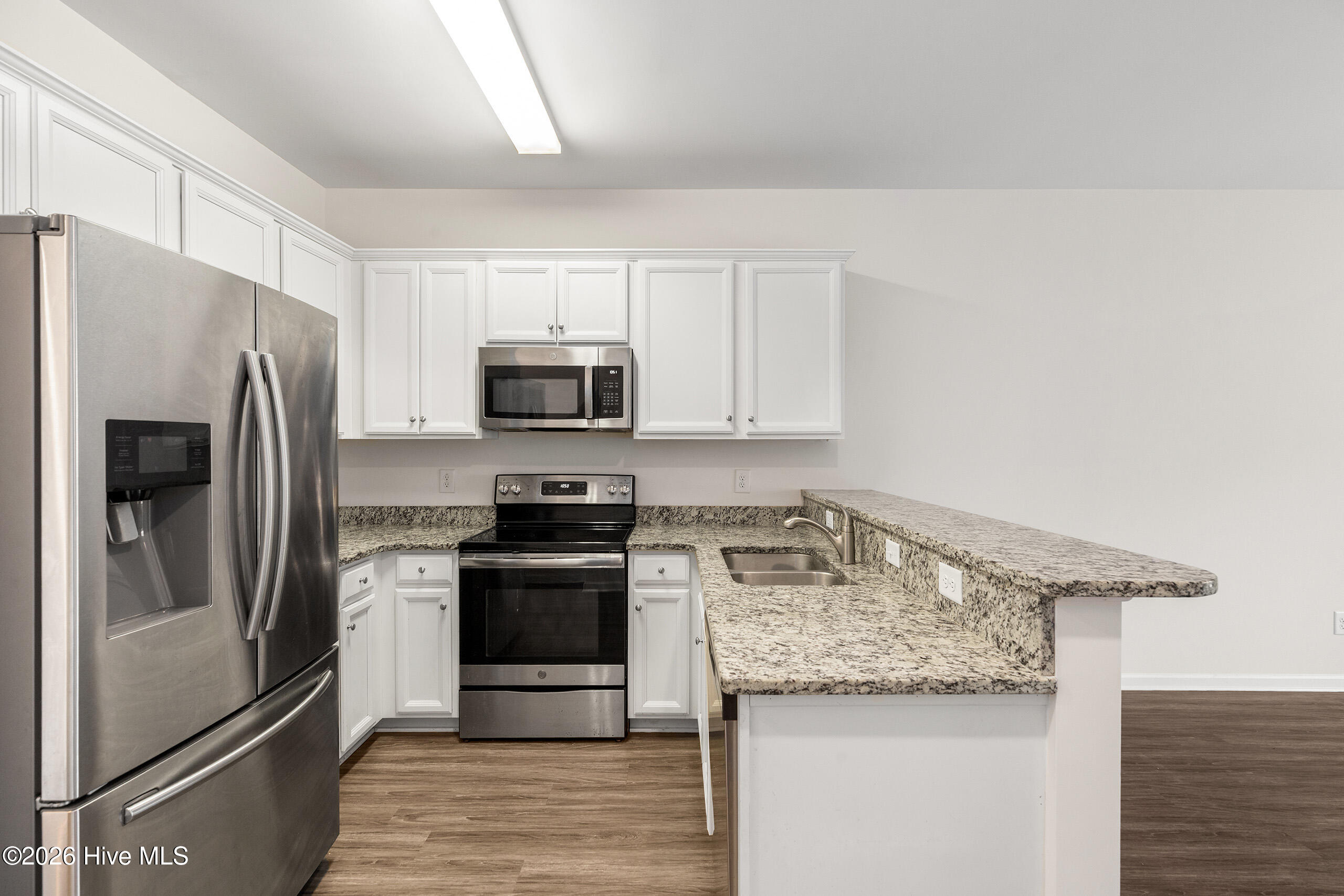 100562810 | Photo 13