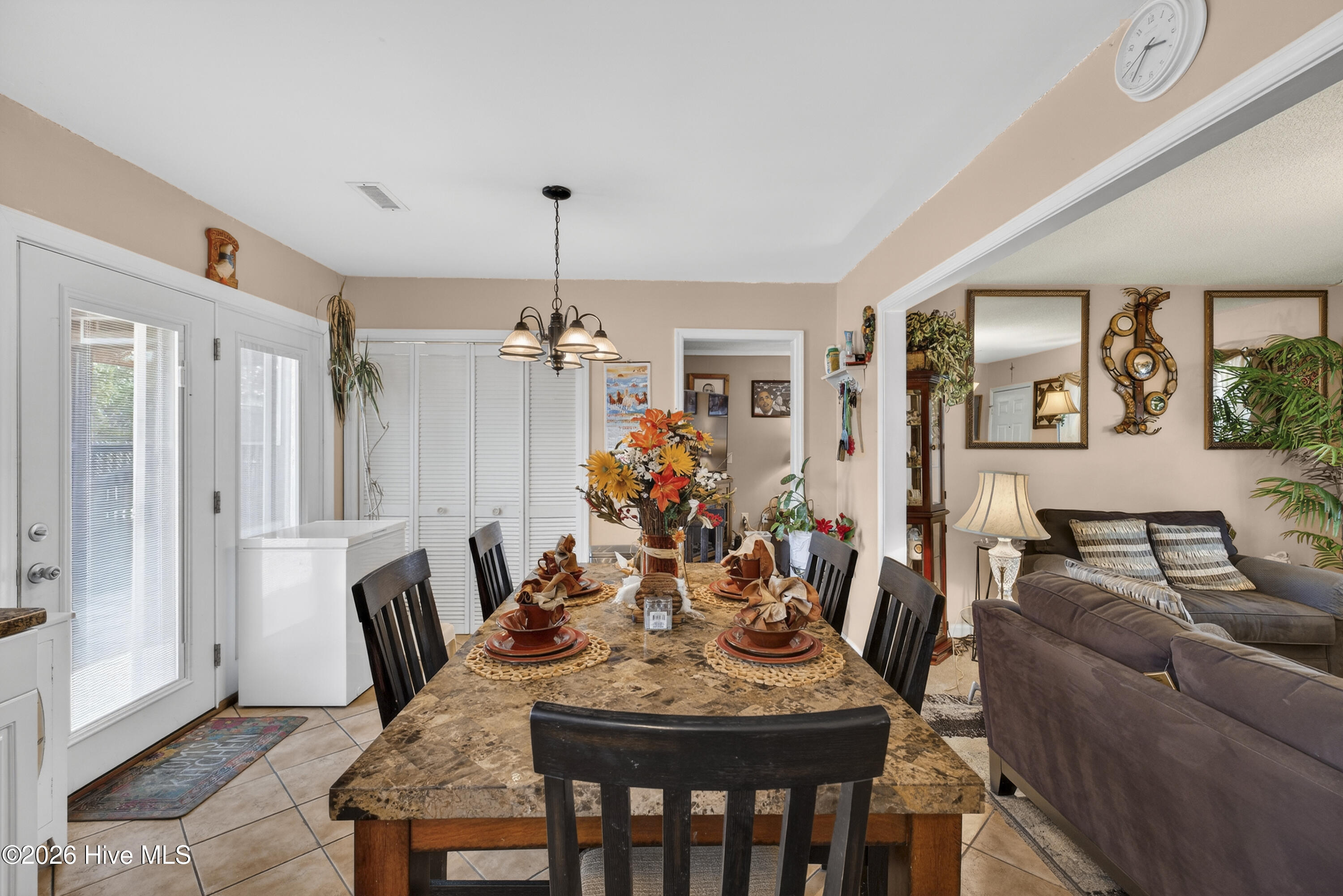 100554150 | Photo 22