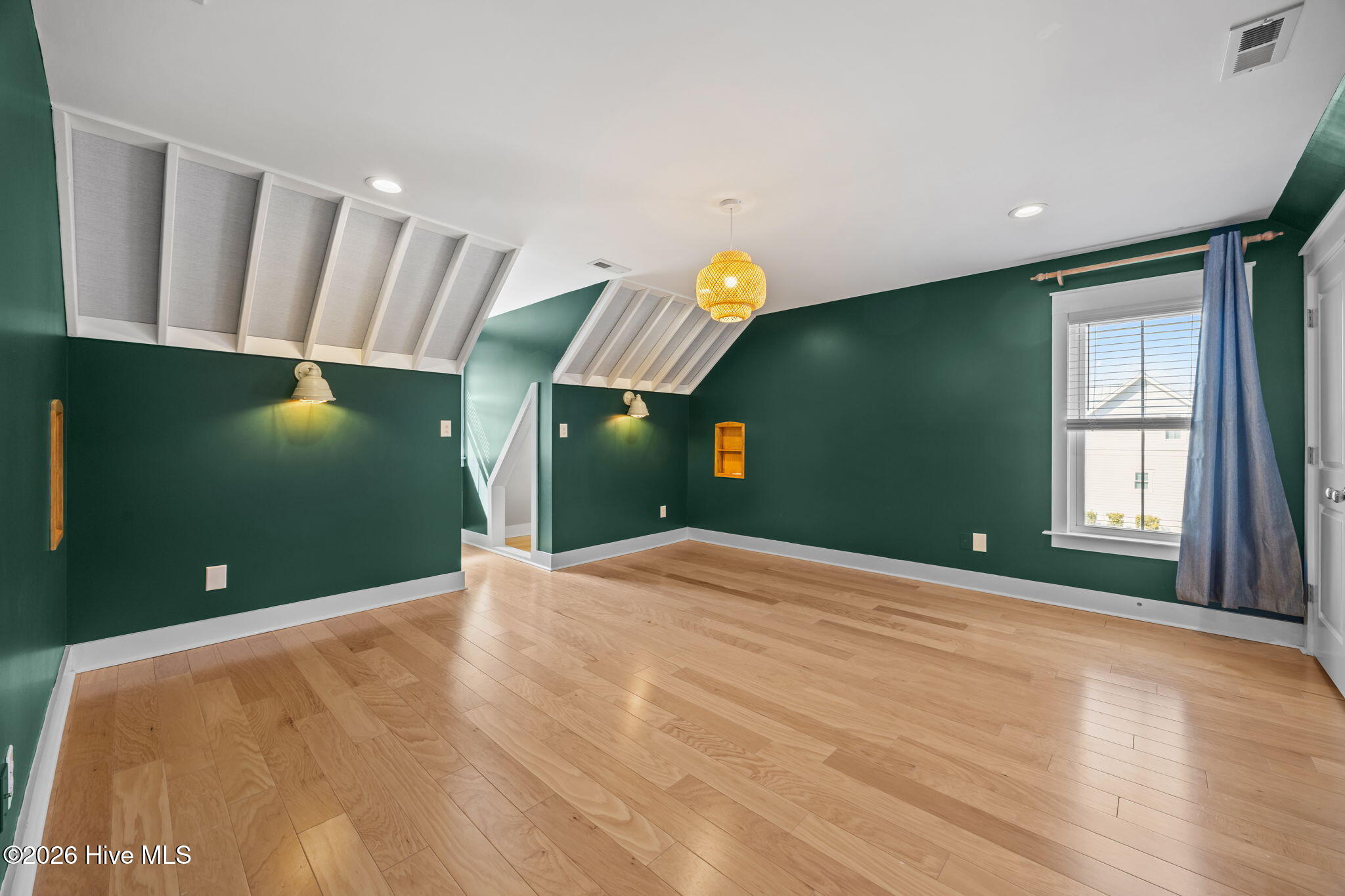 100558576 | Photo 20