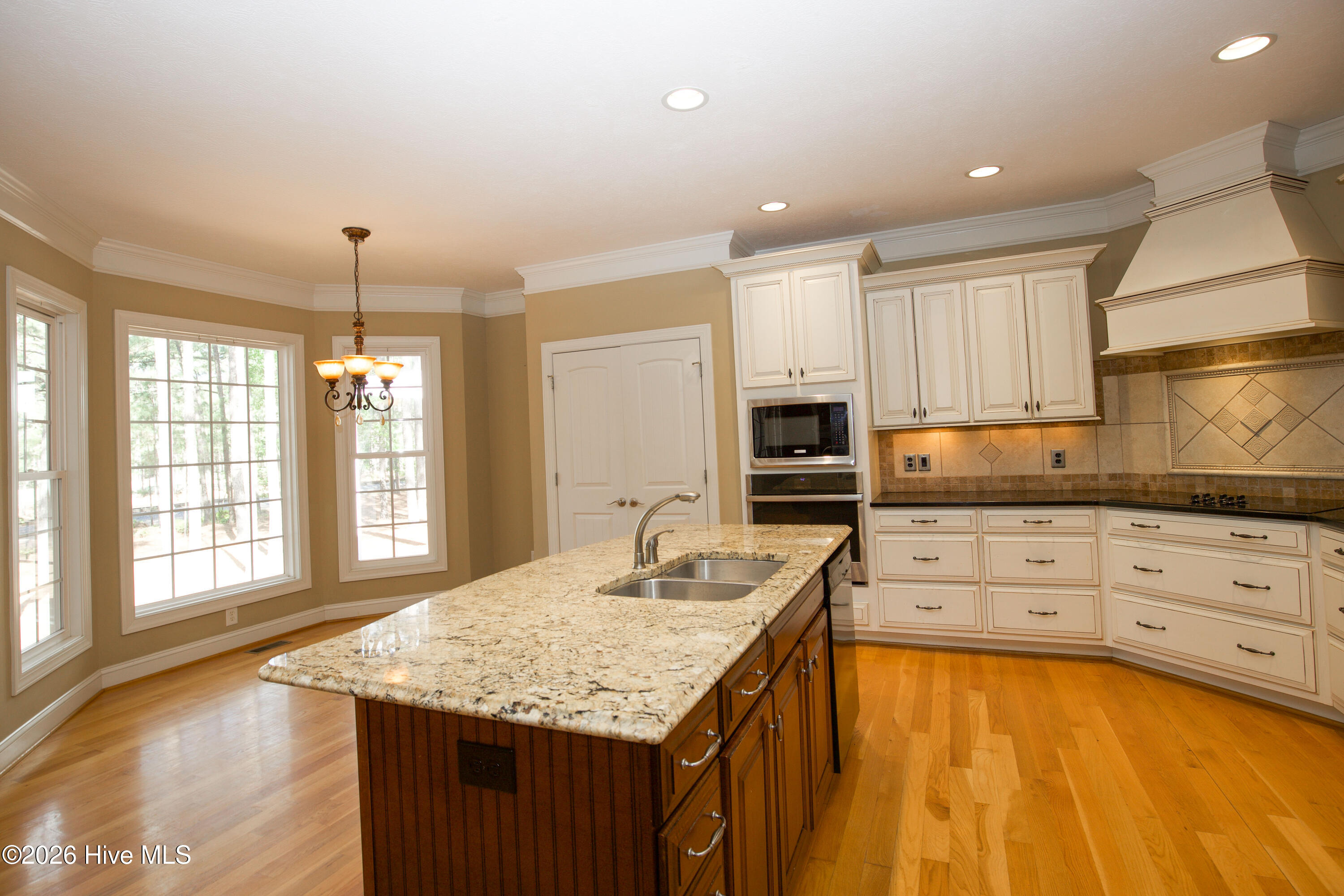 16 Montrose Ct-32