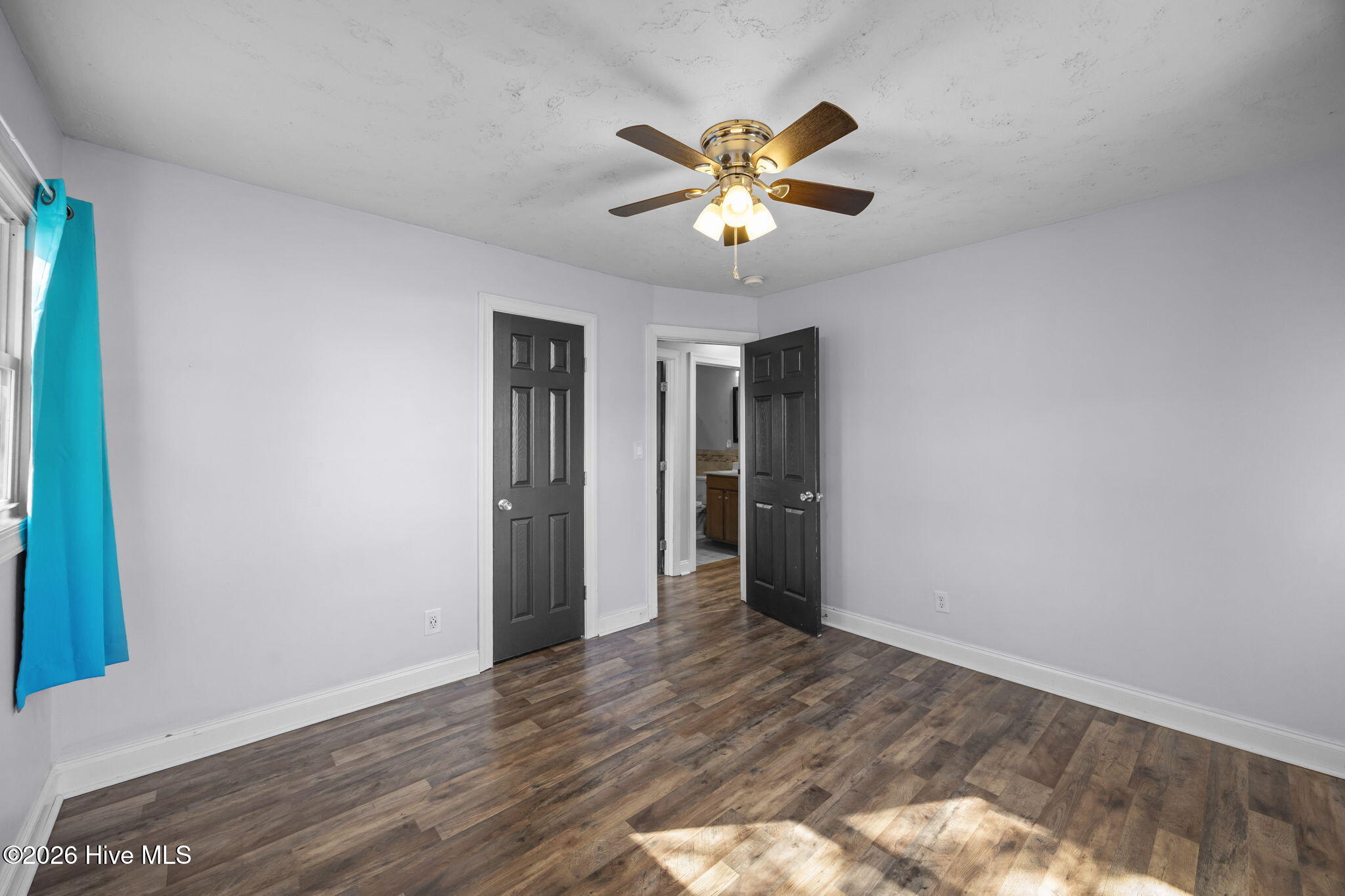 100555962 | Photo 21