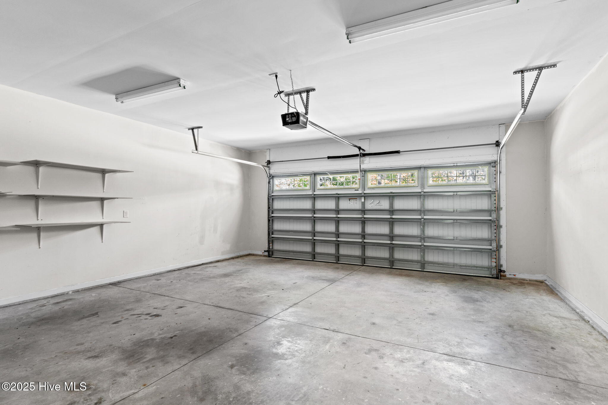 100501996 | Photo 33