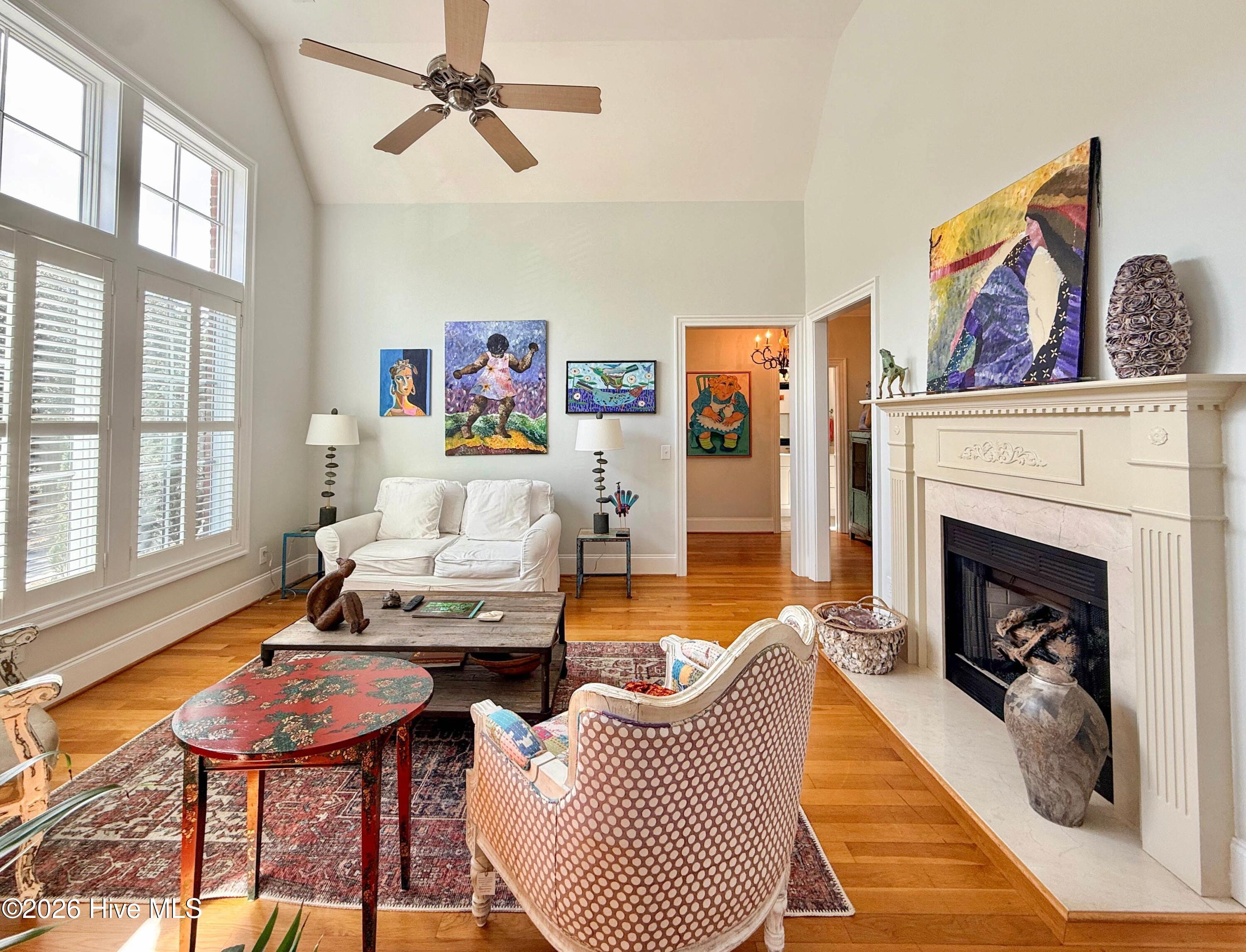 100559415 | Photo 20