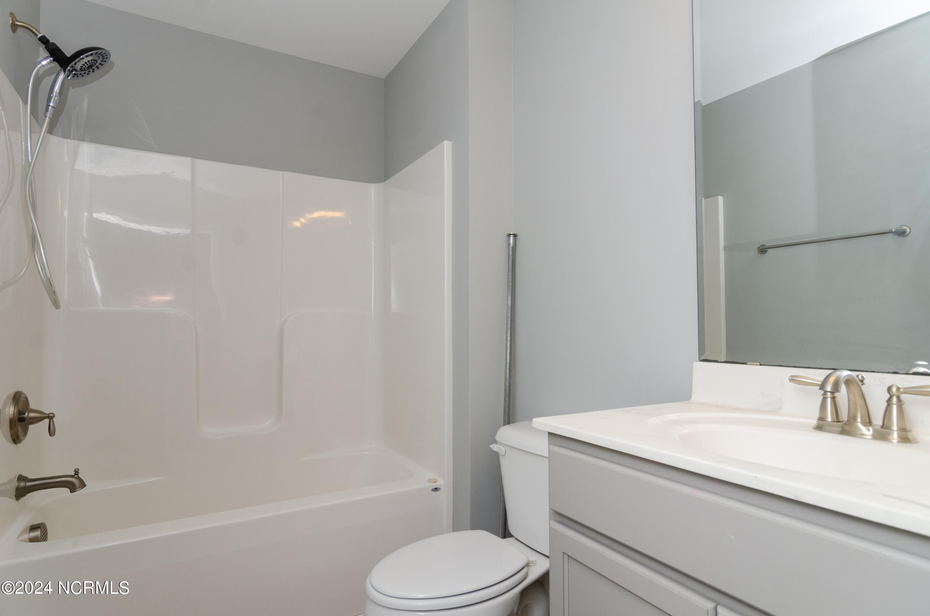 100547679 | Photo 26