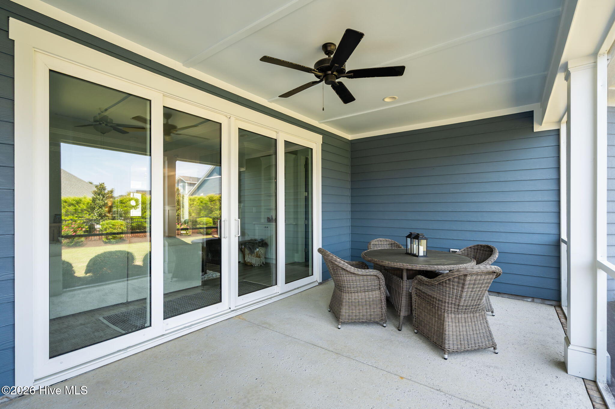 100567182 | Photo 43