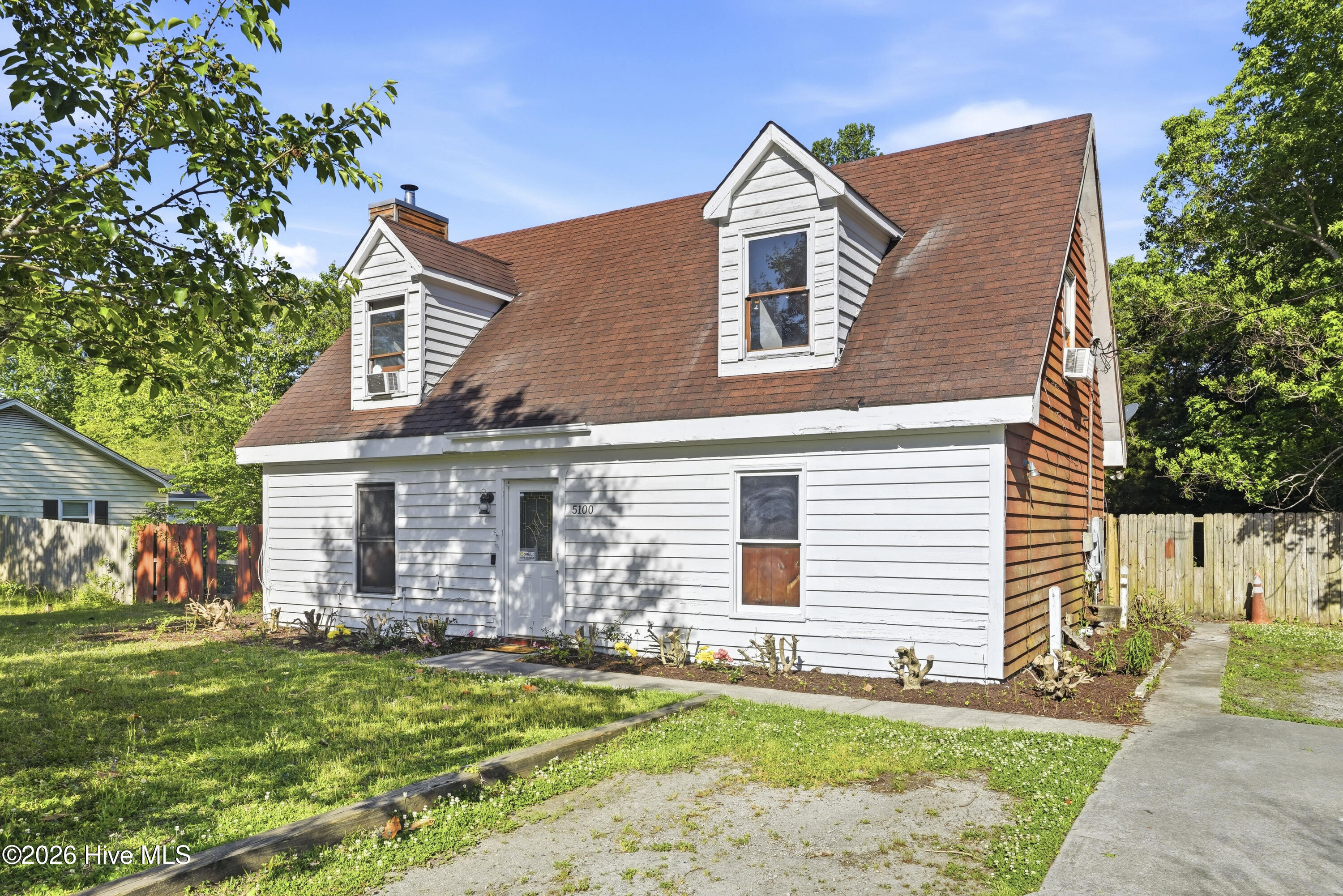 100568902 | Photo 23