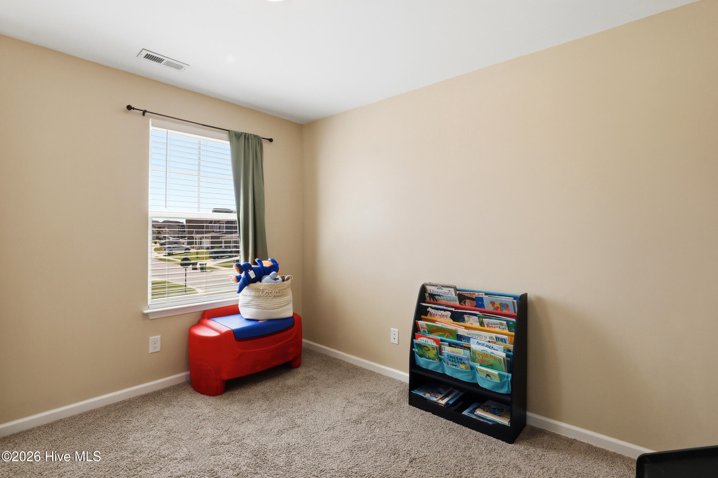 100566702 | Photo 33