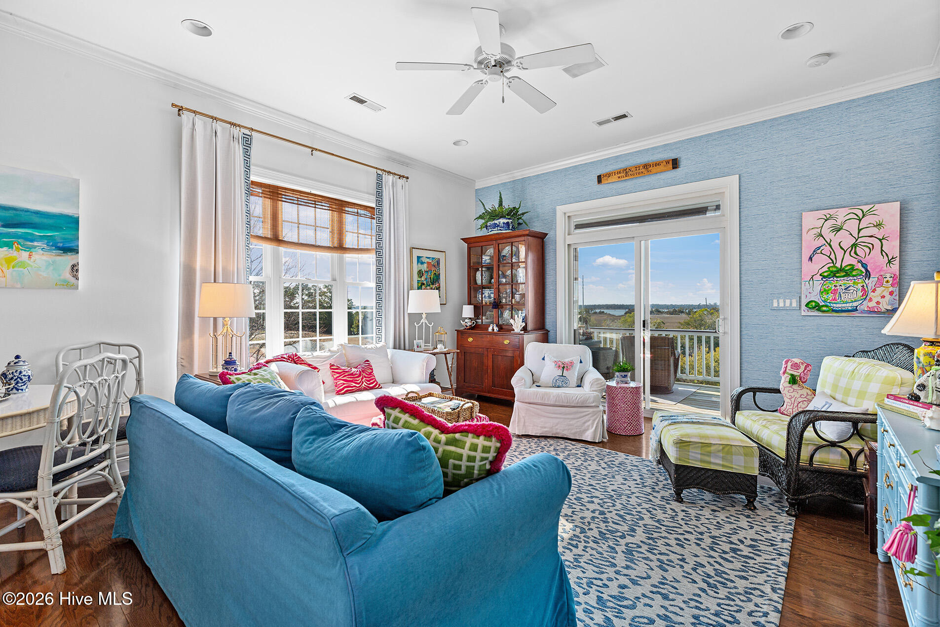 100554340 | Photo 24