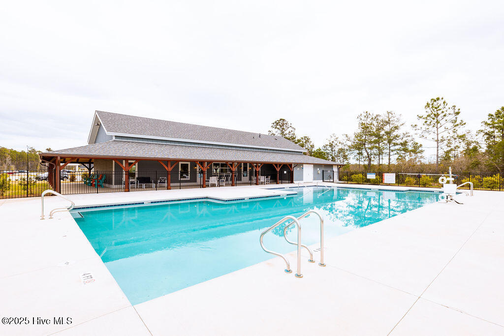 100526979 | Photo 23