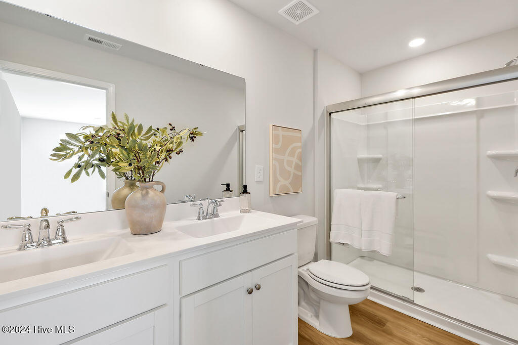 100544585 | Photo 10