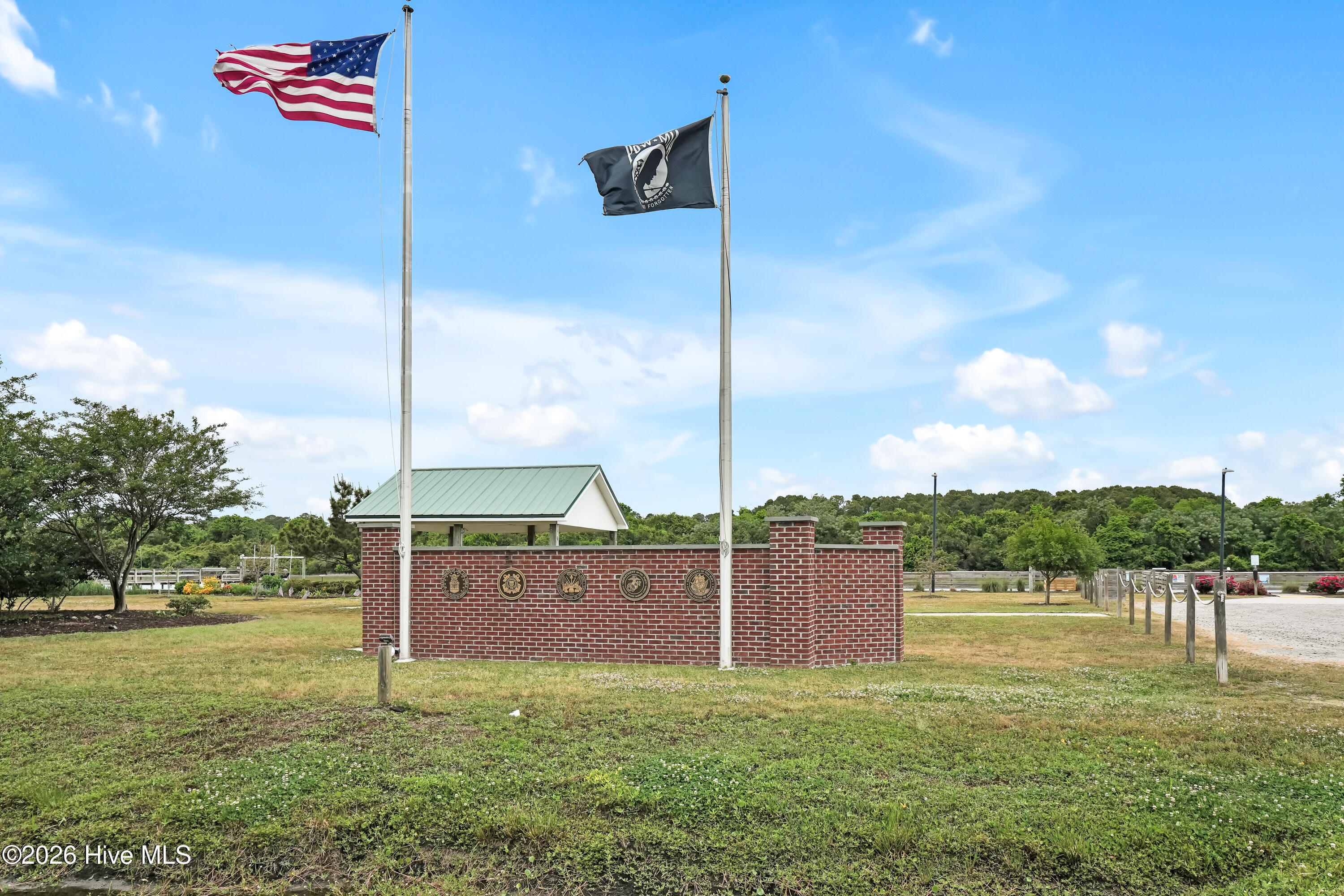 100570261 | Photo 45