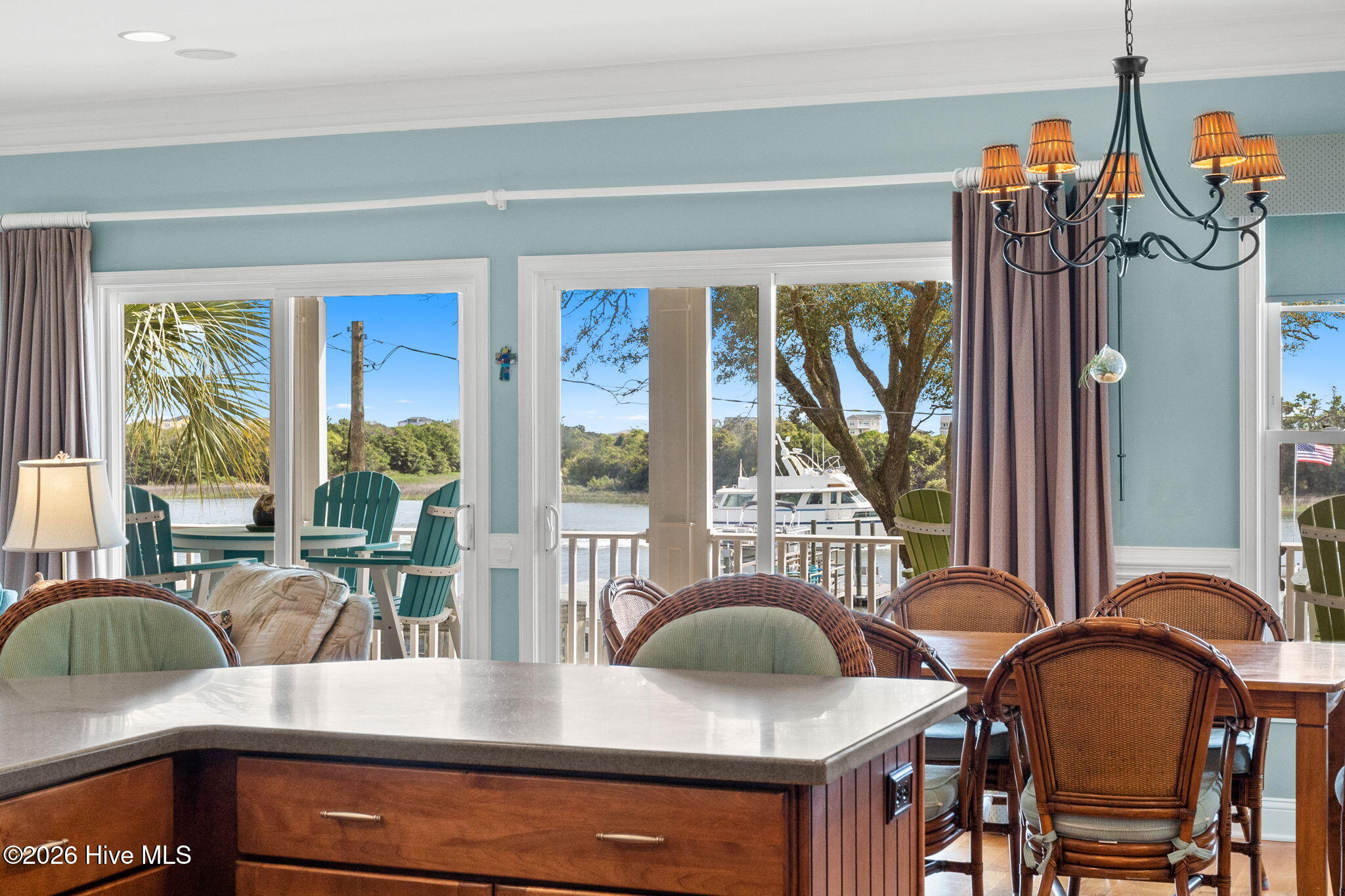 100566344 | Photo 34