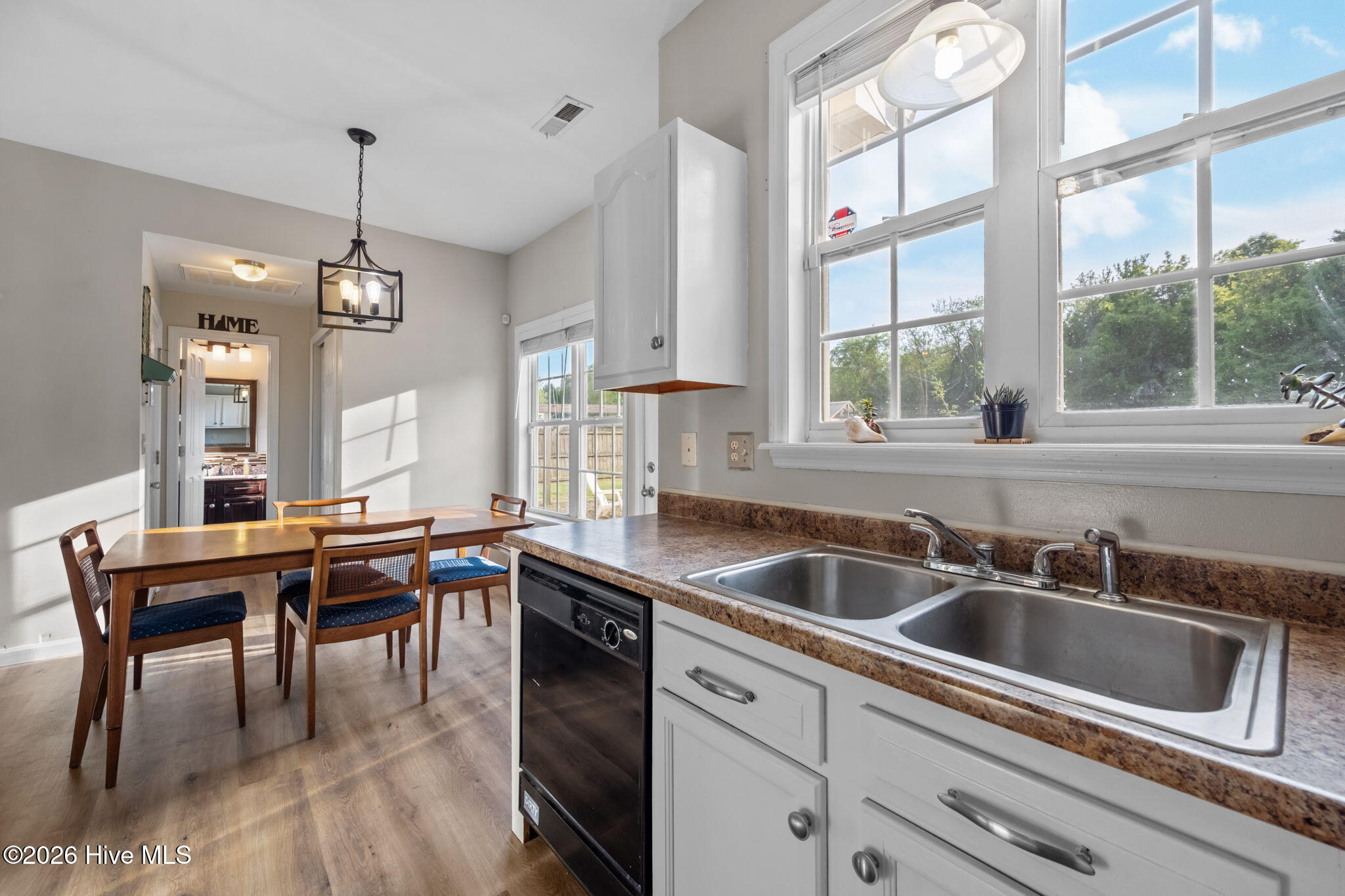 100567671 | Photo 31