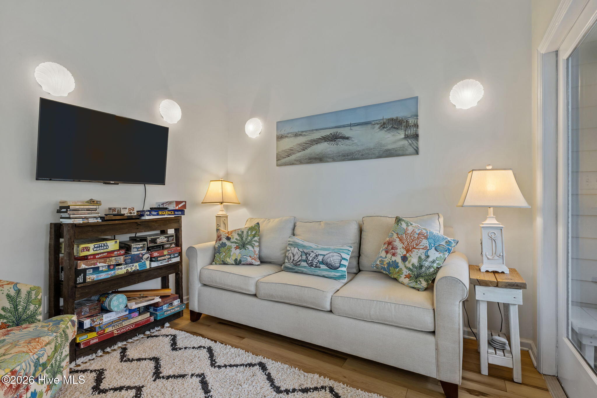 100557971 | Photo 13