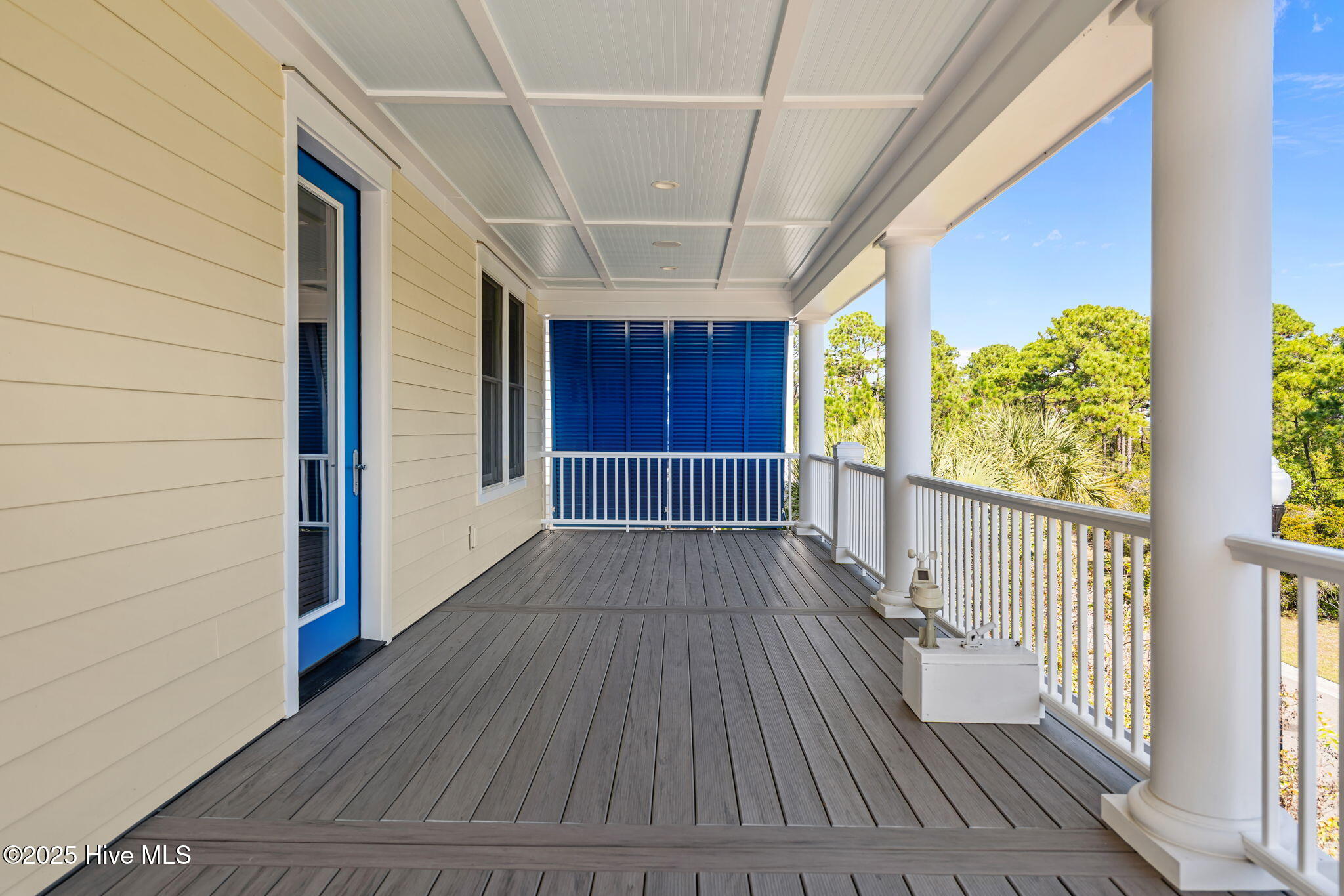 100535952 | Photo 63