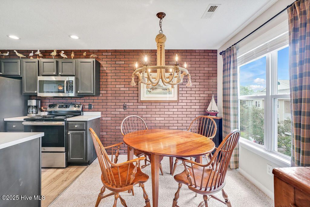 100511550 | Photo 11