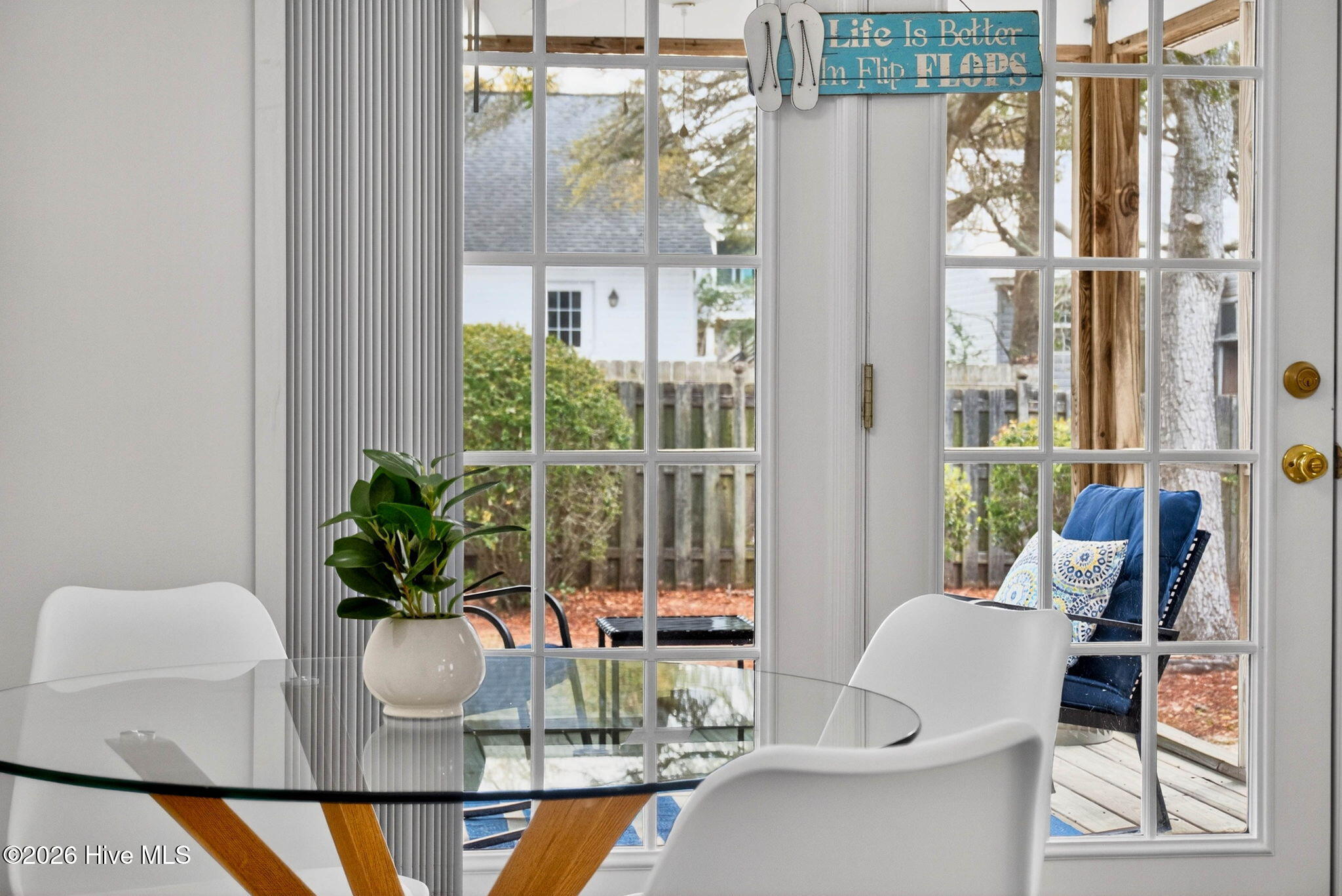 100562767 | Photo 16